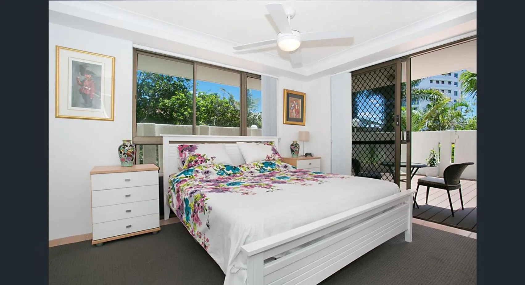 Photo of the whole room, Bed in Ocean Royale