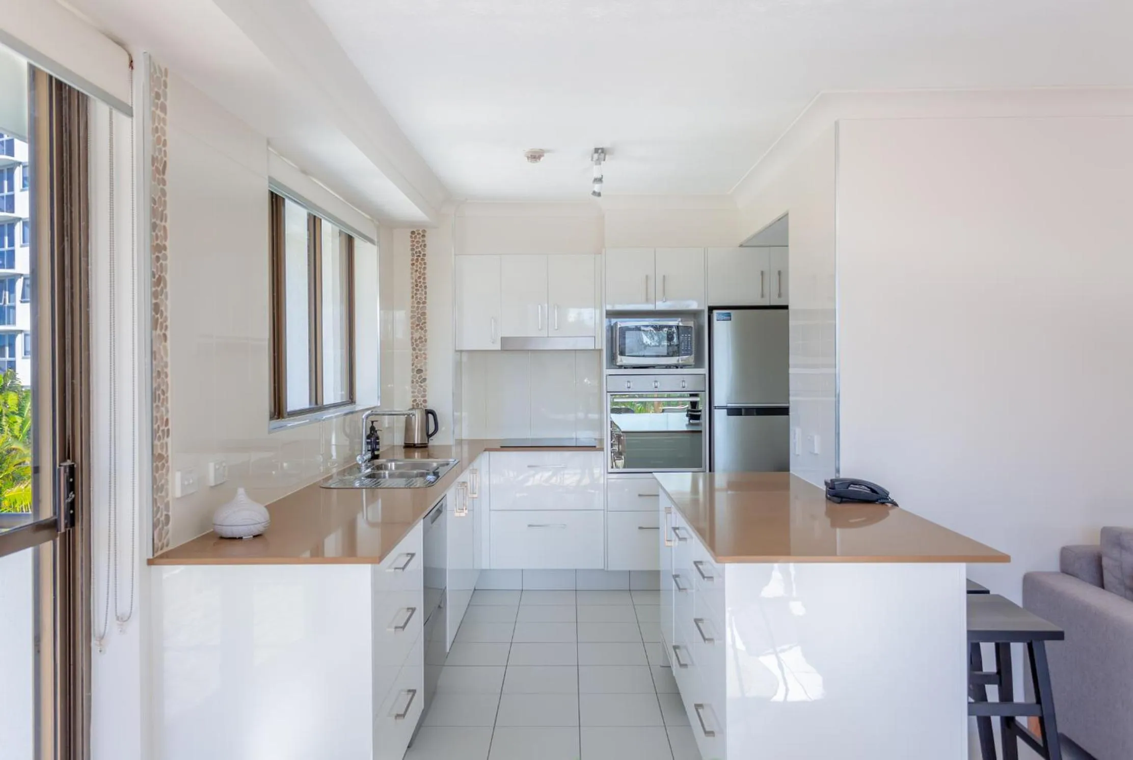 Kitchen or kitchenette in Ocean Royale