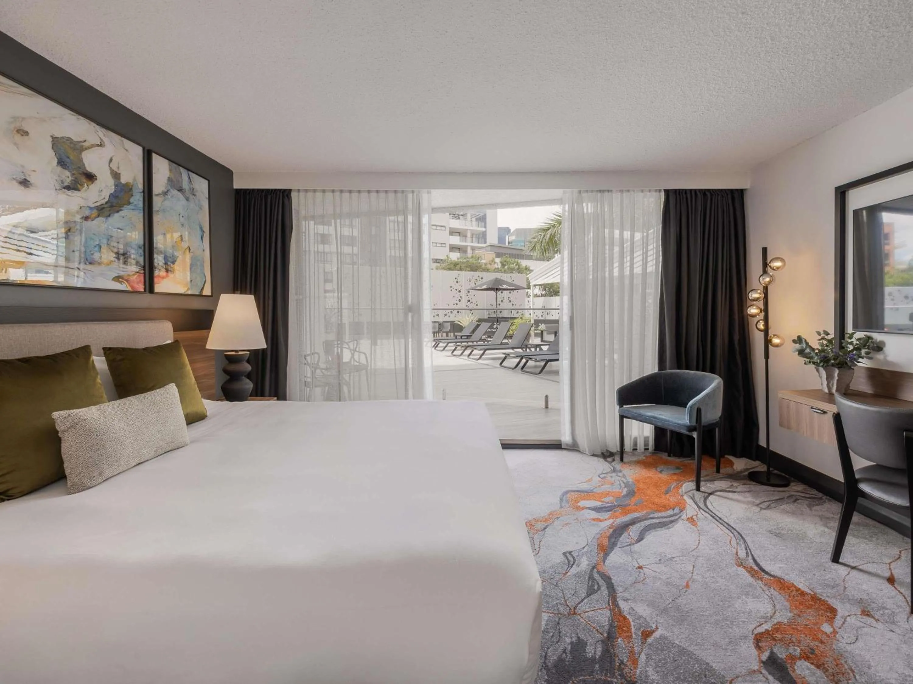 Bedroom, Bed in Mercure Brisbane Spring Hill