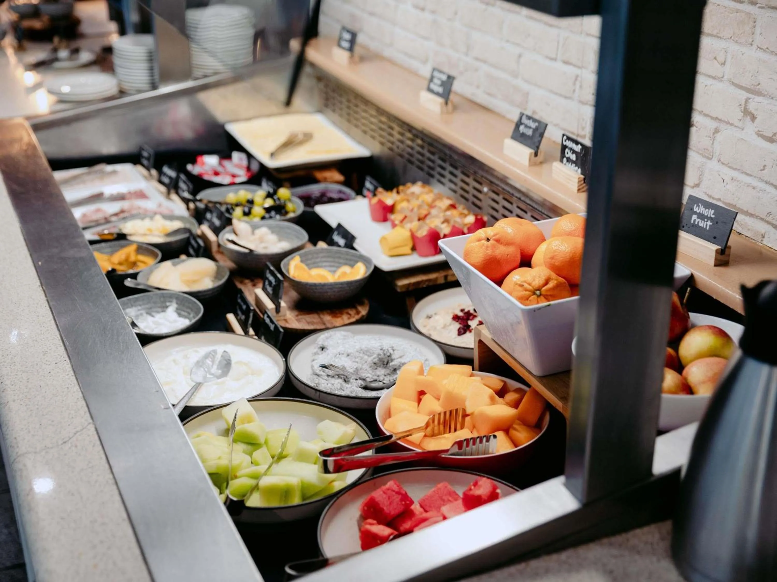 Restaurant/places to eat in Mercure Brisbane Spring Hill