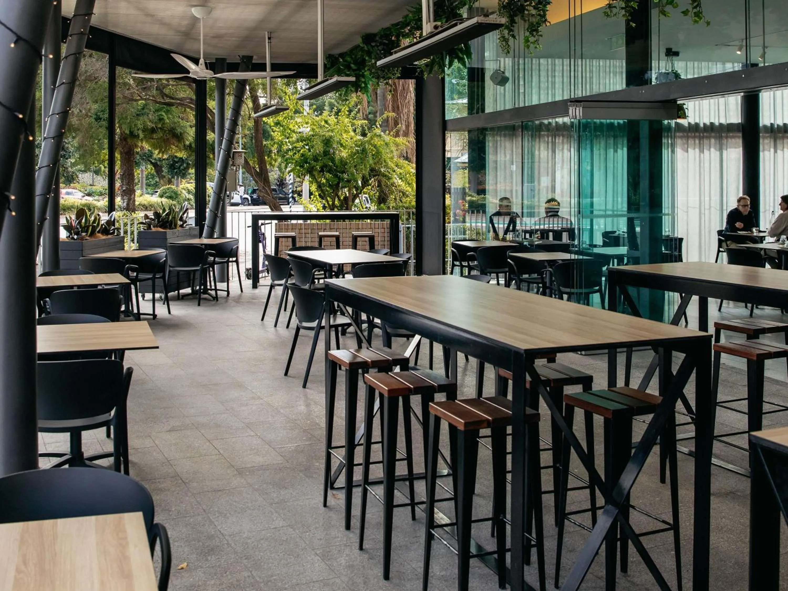 Lounge or bar in Mercure Brisbane Spring Hill