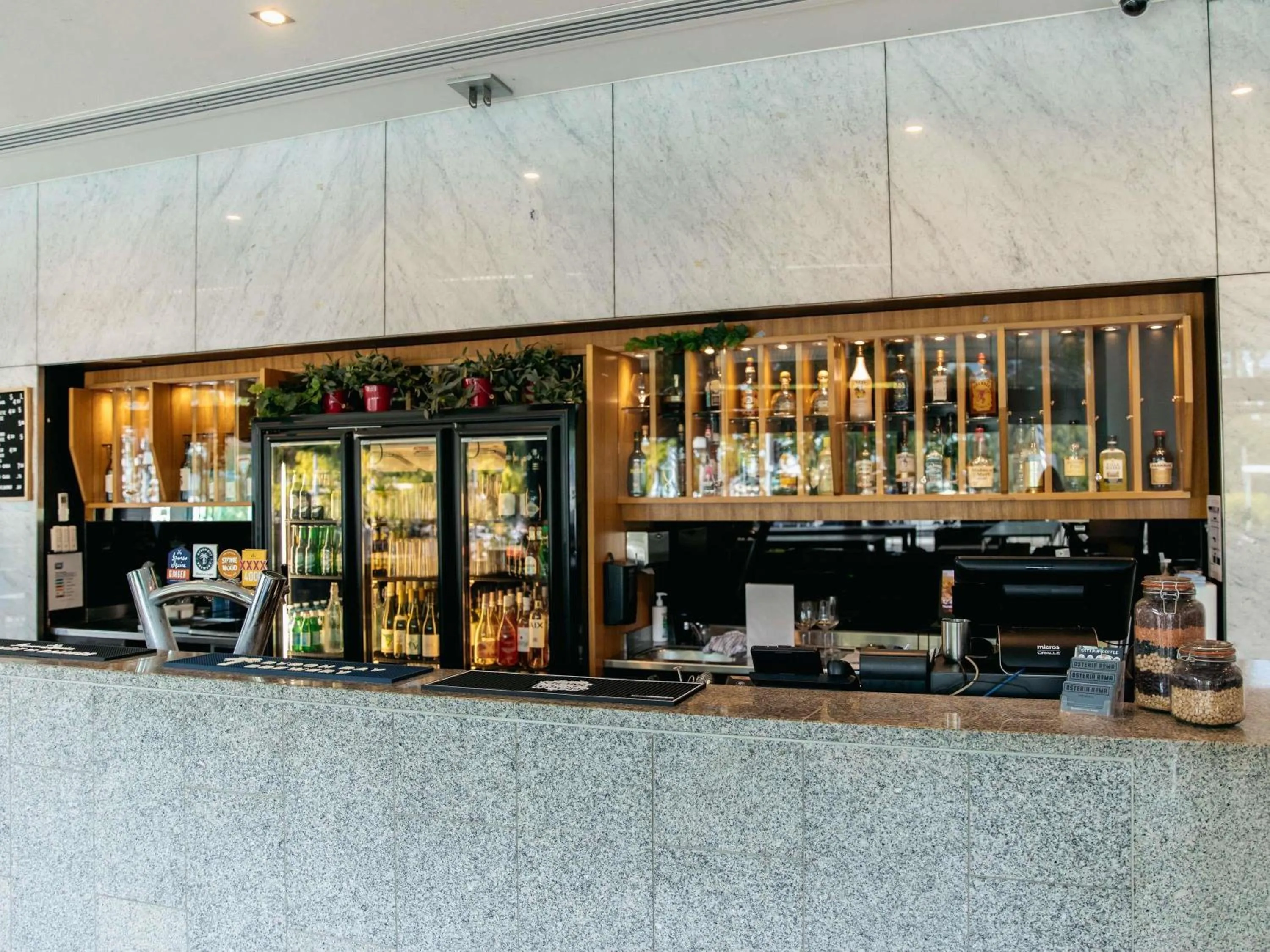 Lounge or bar in Mercure Brisbane Spring Hill