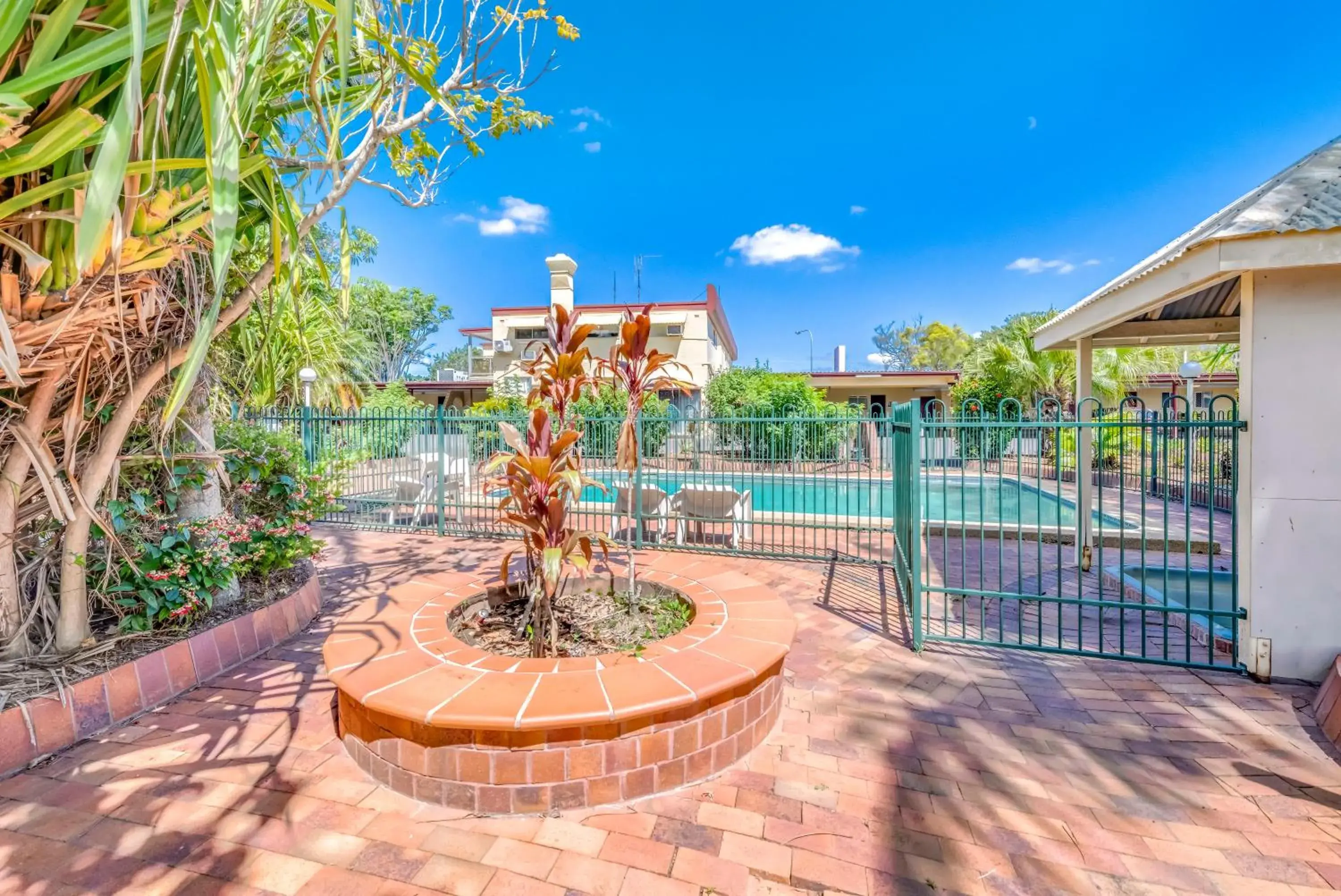 Swimming pool in Bundaberg International Swimming pool in Bundaberg International