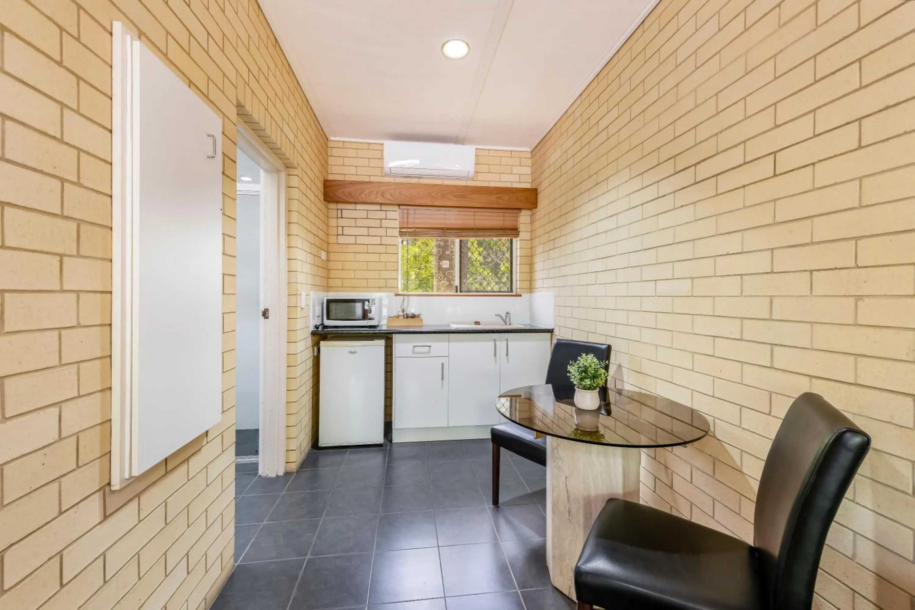 Kitchen or kitchenette in Bundaberg International
