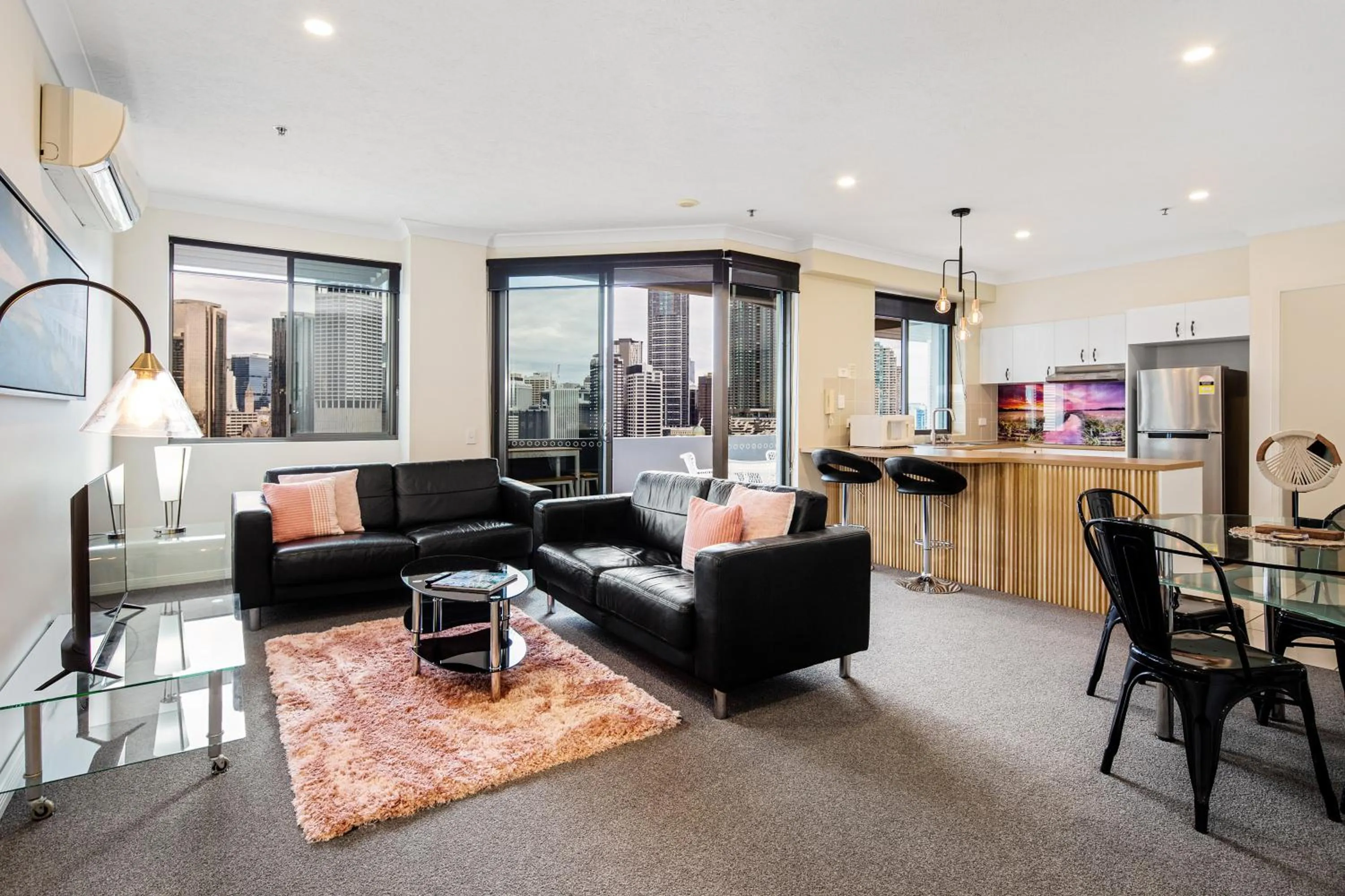 Kitchen or kitchenette in Bridgewater Apartments