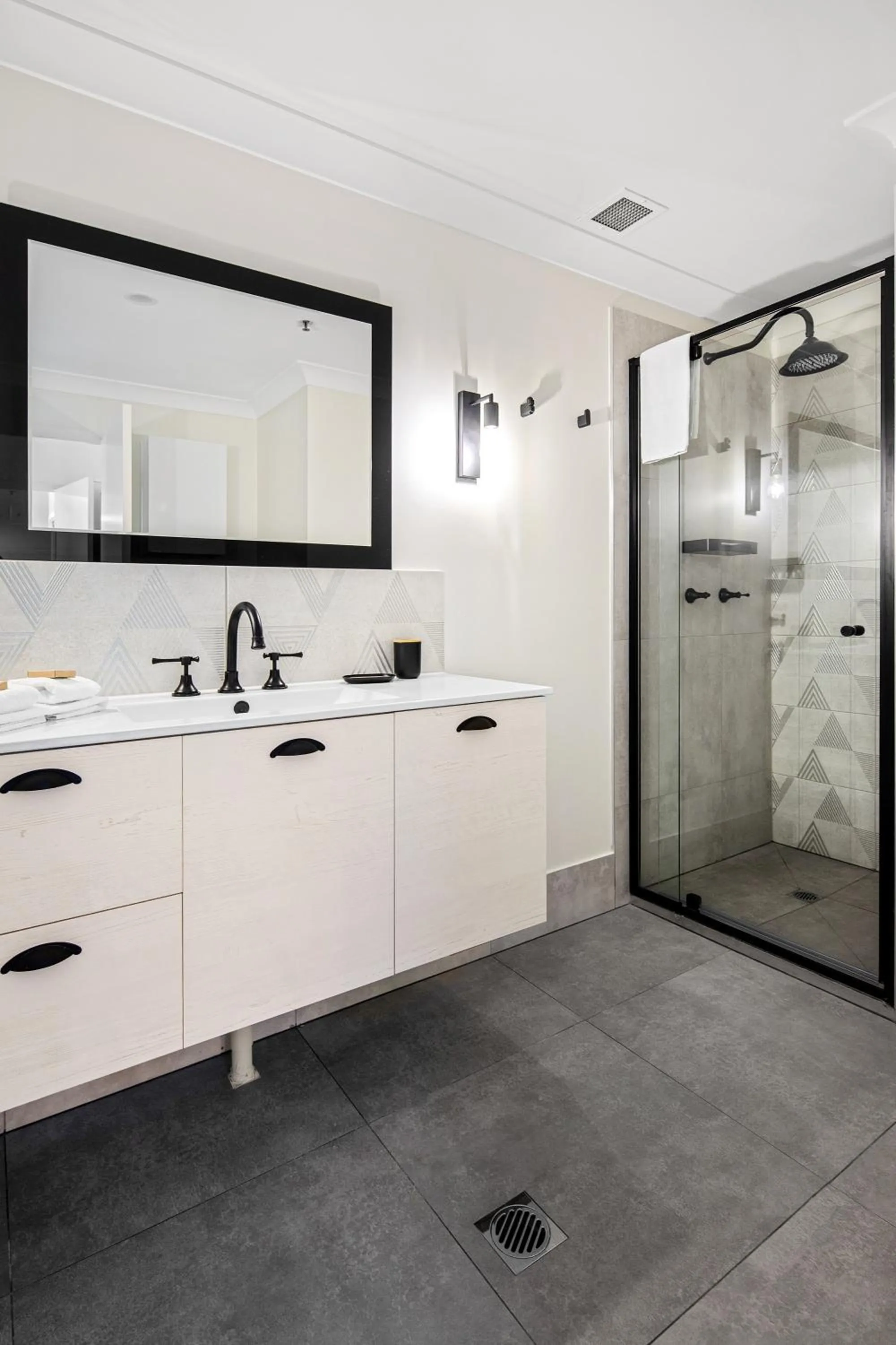 Shower in Bridgewater Apartments