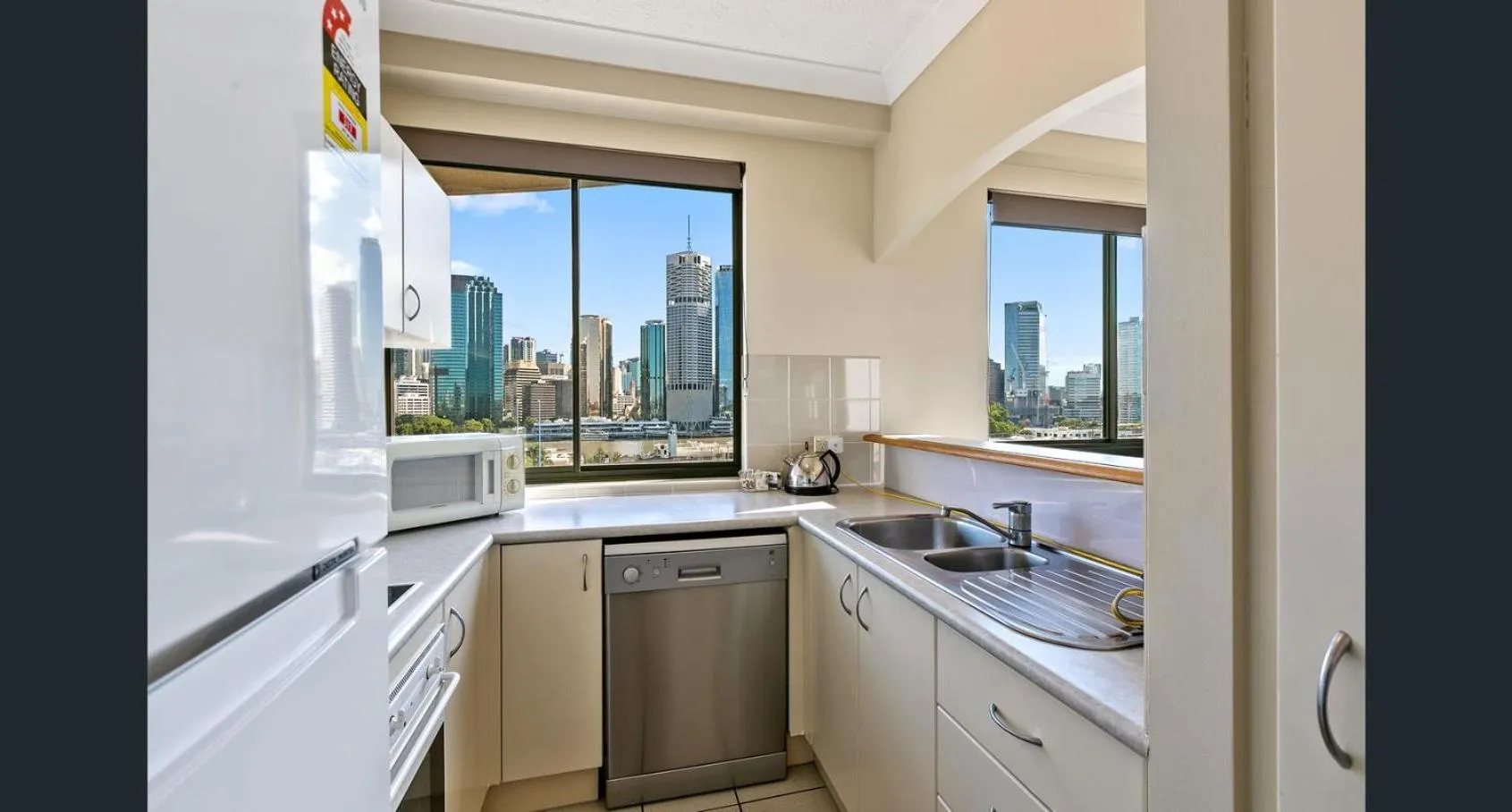 Kitchen or kitchenette in Bridgewater Apartments
