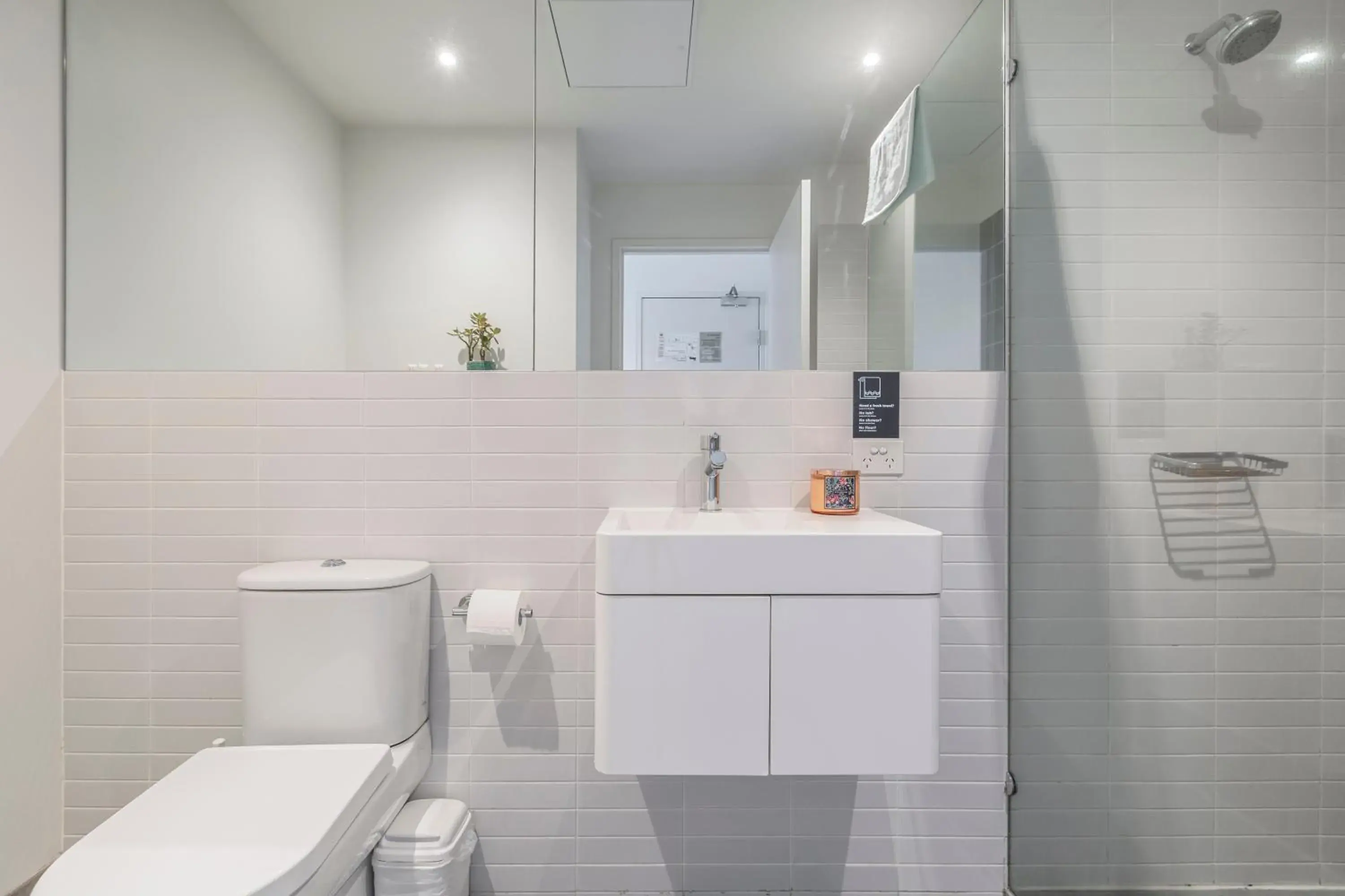 Shower in Punthill Oakleigh Shower in Punthill Oakleigh