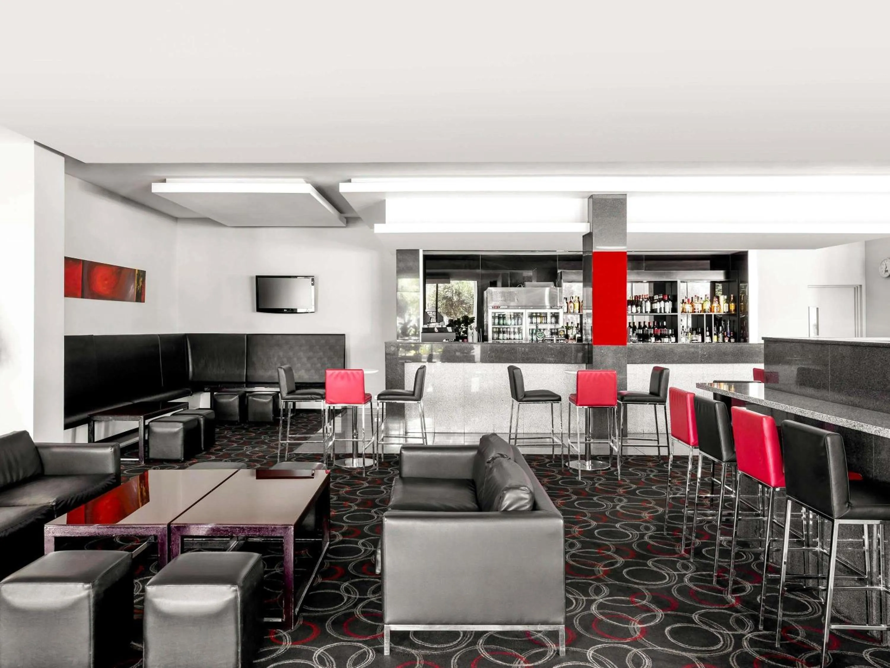 Restaurant/places to eat in Mantra Melbourne Airport