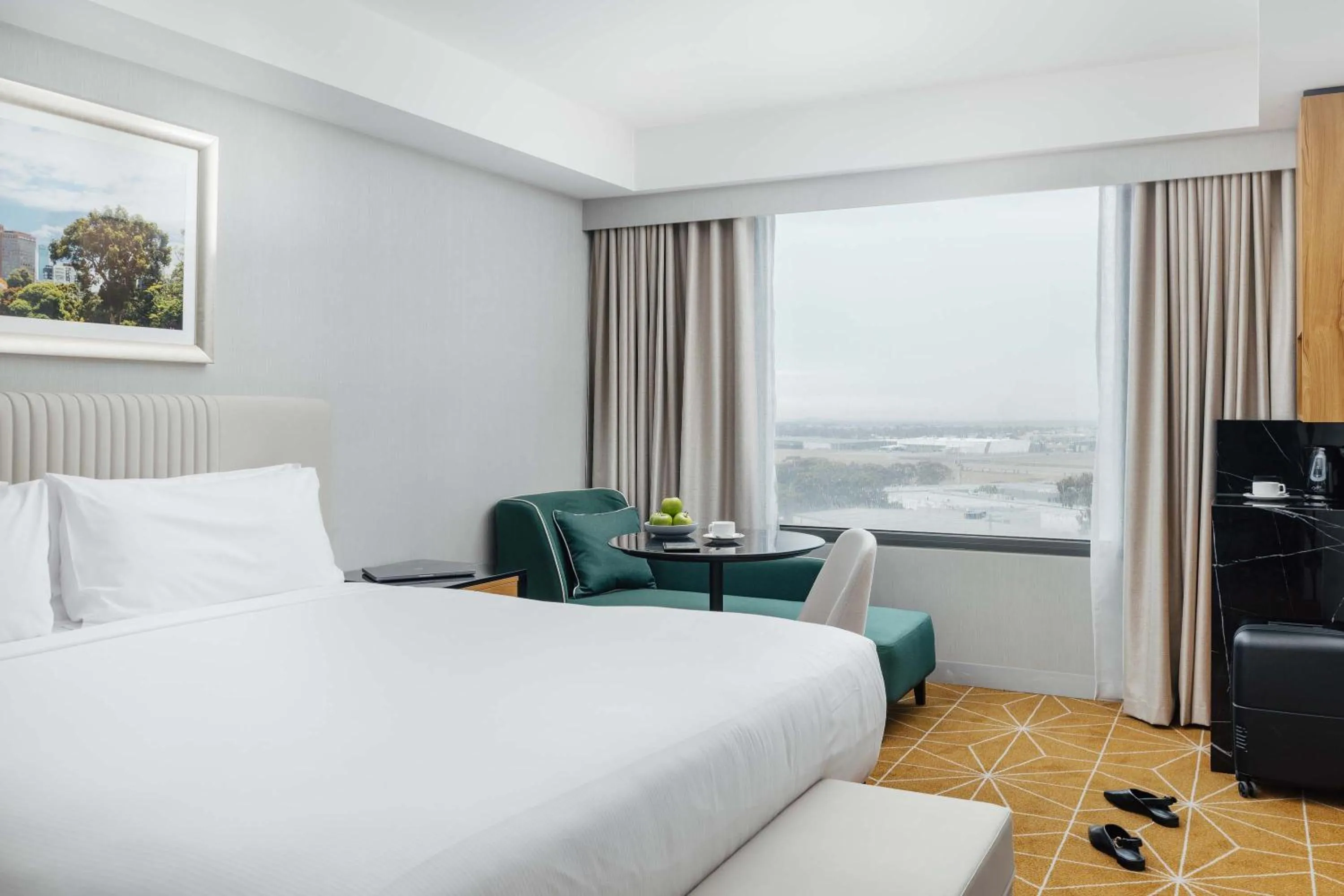 Bedroom, Bed in Mantra Melbourne Airport