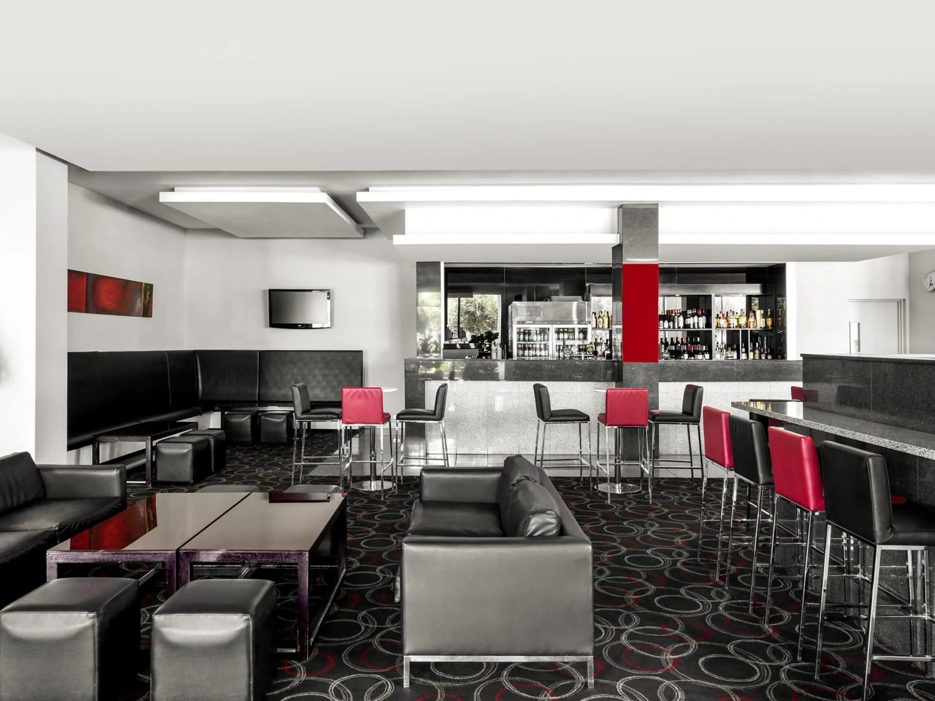 Restaurant/places to eat in Mantra Melbourne Airport