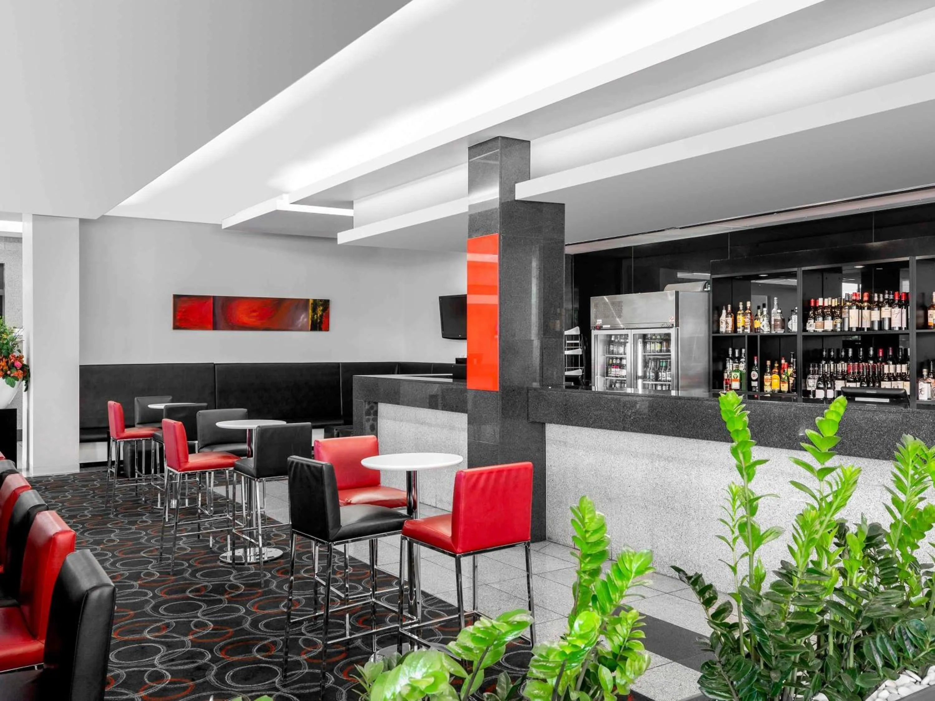 Restaurant/places to eat in Mantra Melbourne Airport