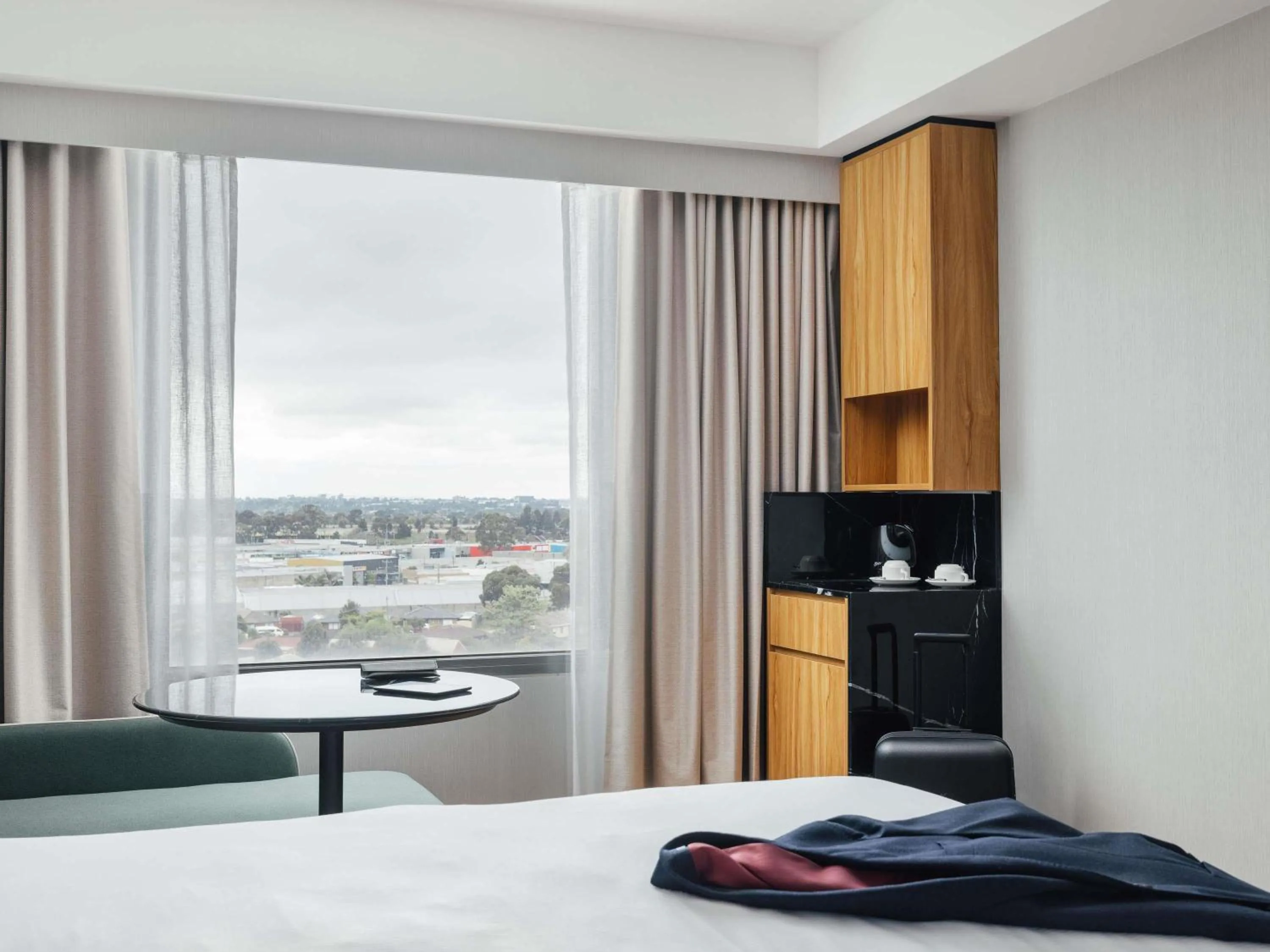 Bedroom, Bed in Mantra Melbourne Airport