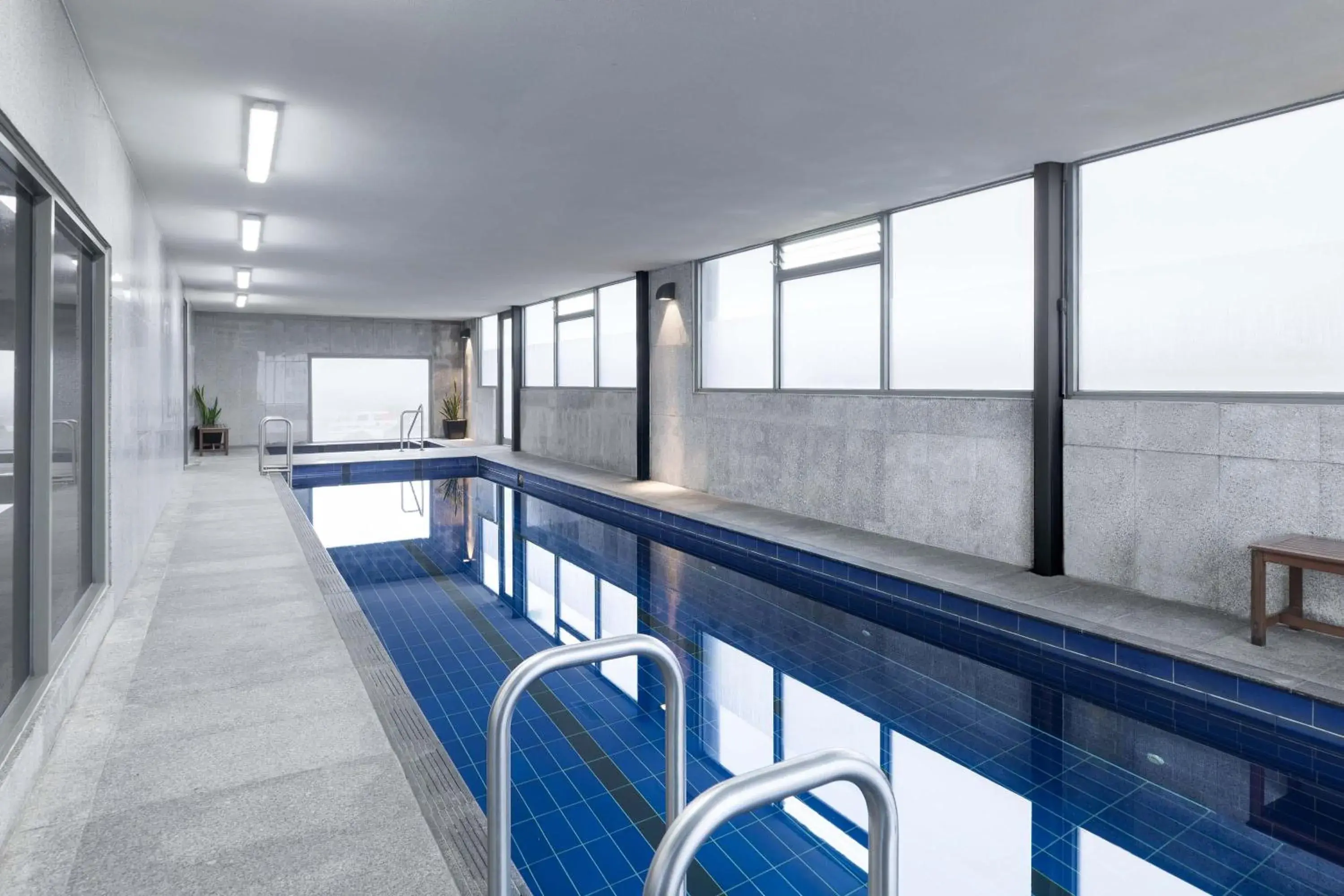 Swimming pool in Mantra Melbourne Airport Swimming pool in Mantra Melbourne Airport