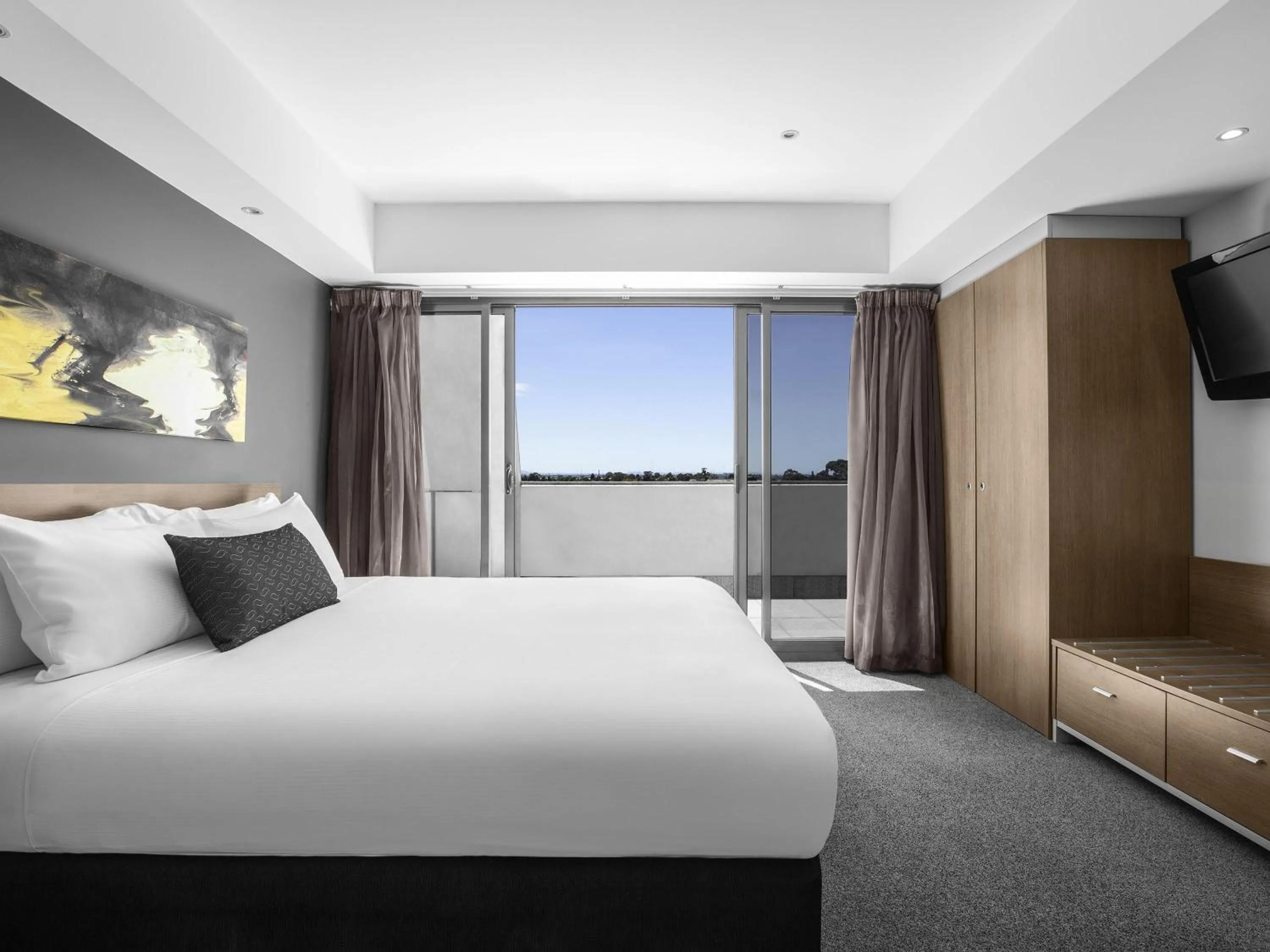 Bedroom, Bed in Mantra Melbourne Airport