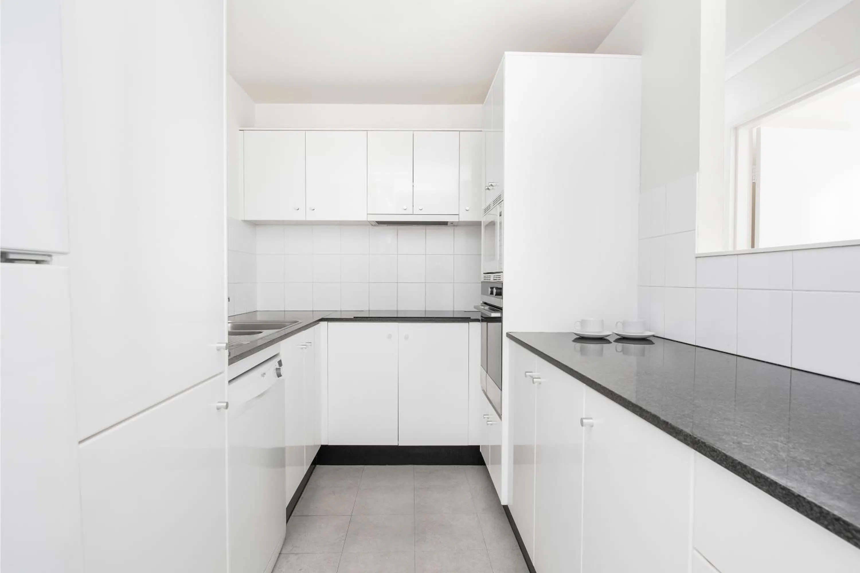 Kitchen or kitchenette in BreakFree Capital Tower Apartments