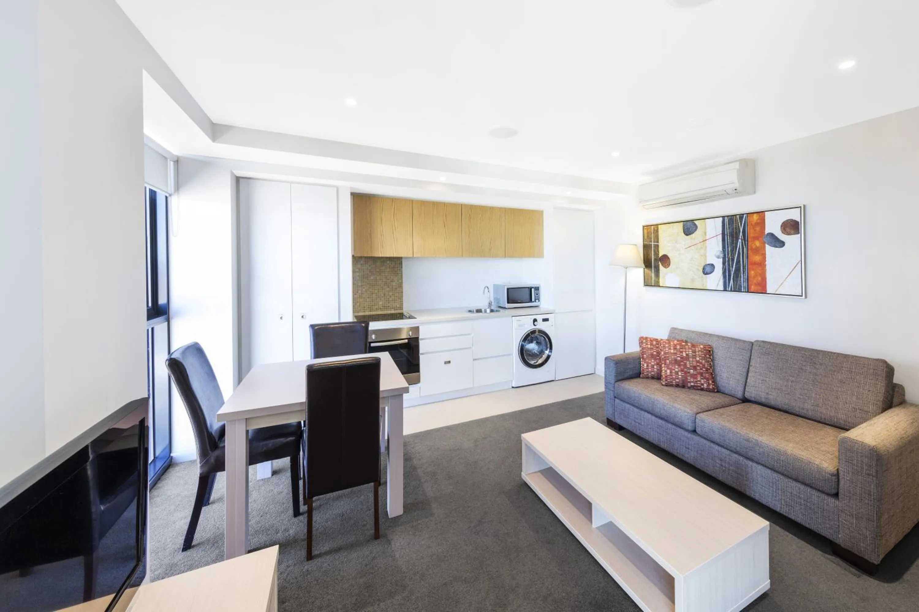 Kitchen or kitchenette in iStay Precinct Adelaide