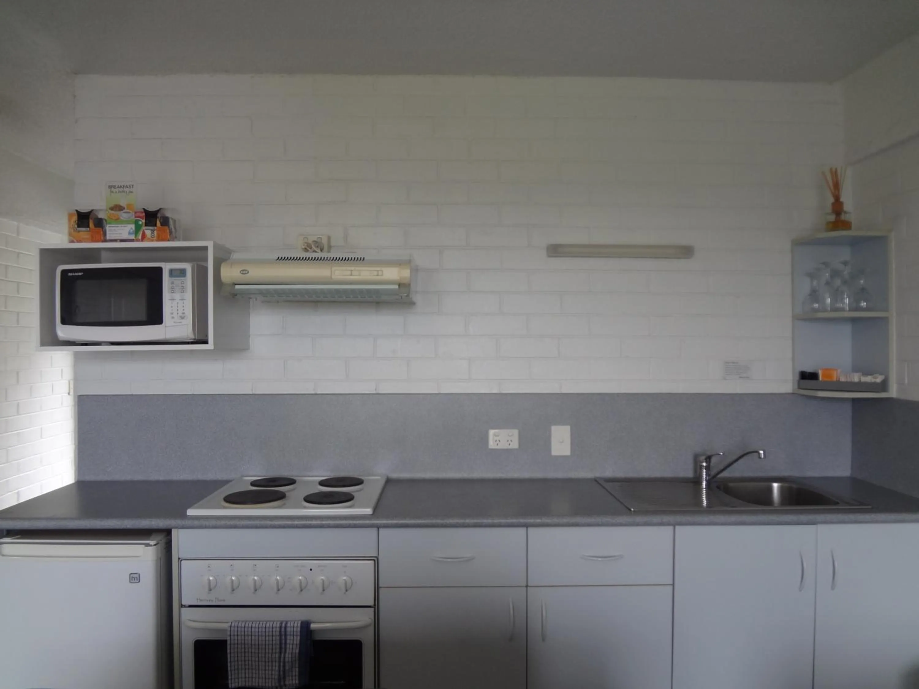 Kitchen or kitchenette in Adina Place Motel Apartments