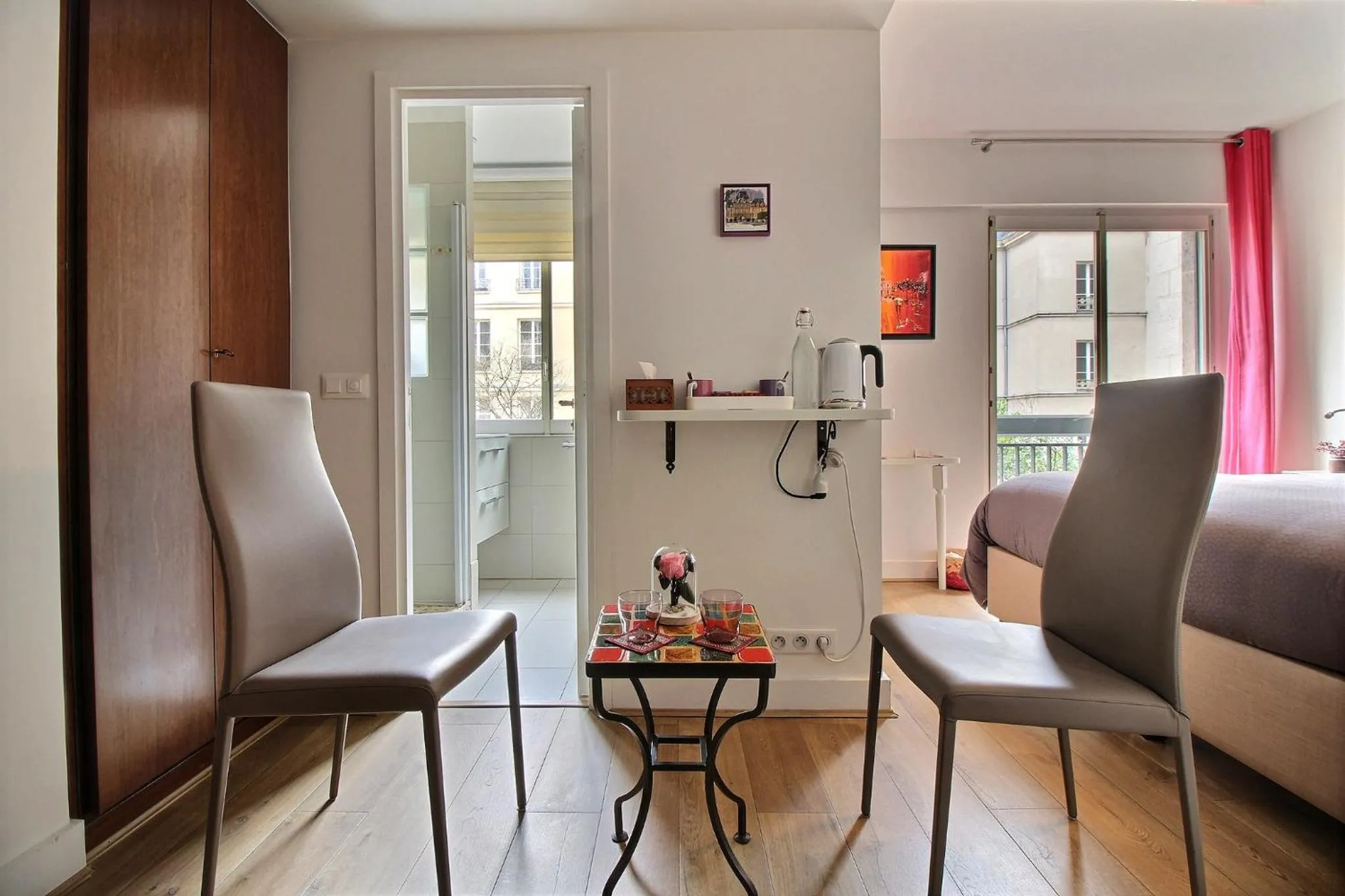 Photo of the whole room in Assia & Nathalie - Luxury B&B MARAIS