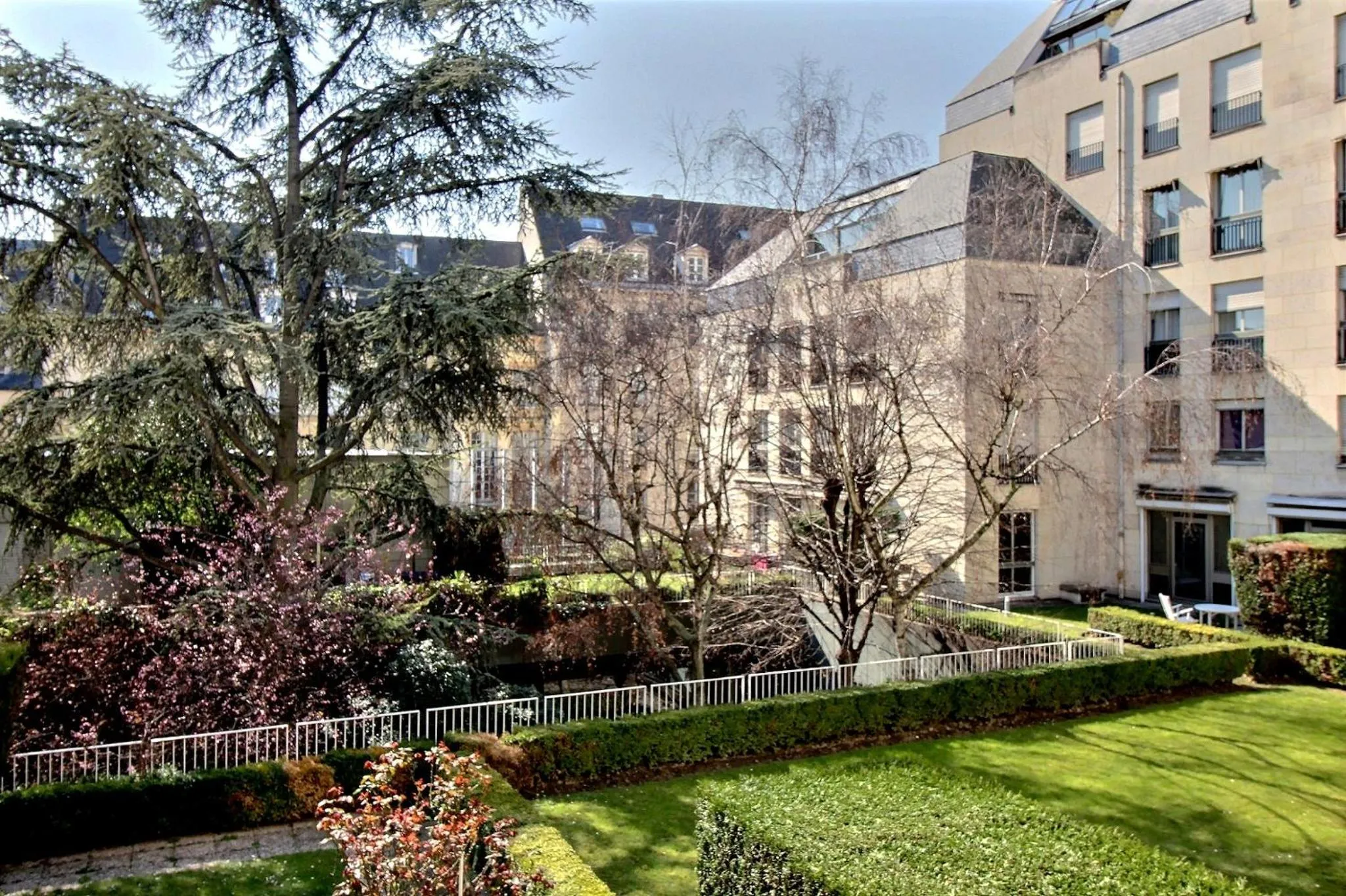 Garden view in Assia & Nathalie - Luxury B&B MARAIS