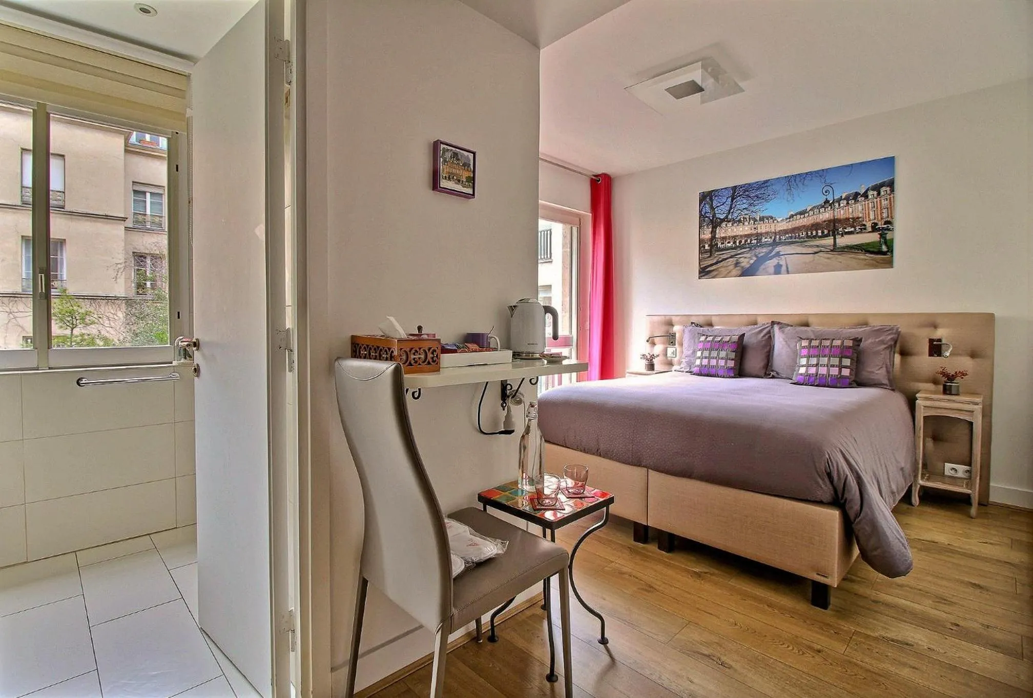 Photo of the whole room, Bed in Assia & Nathalie - Luxury B&B MARAIS