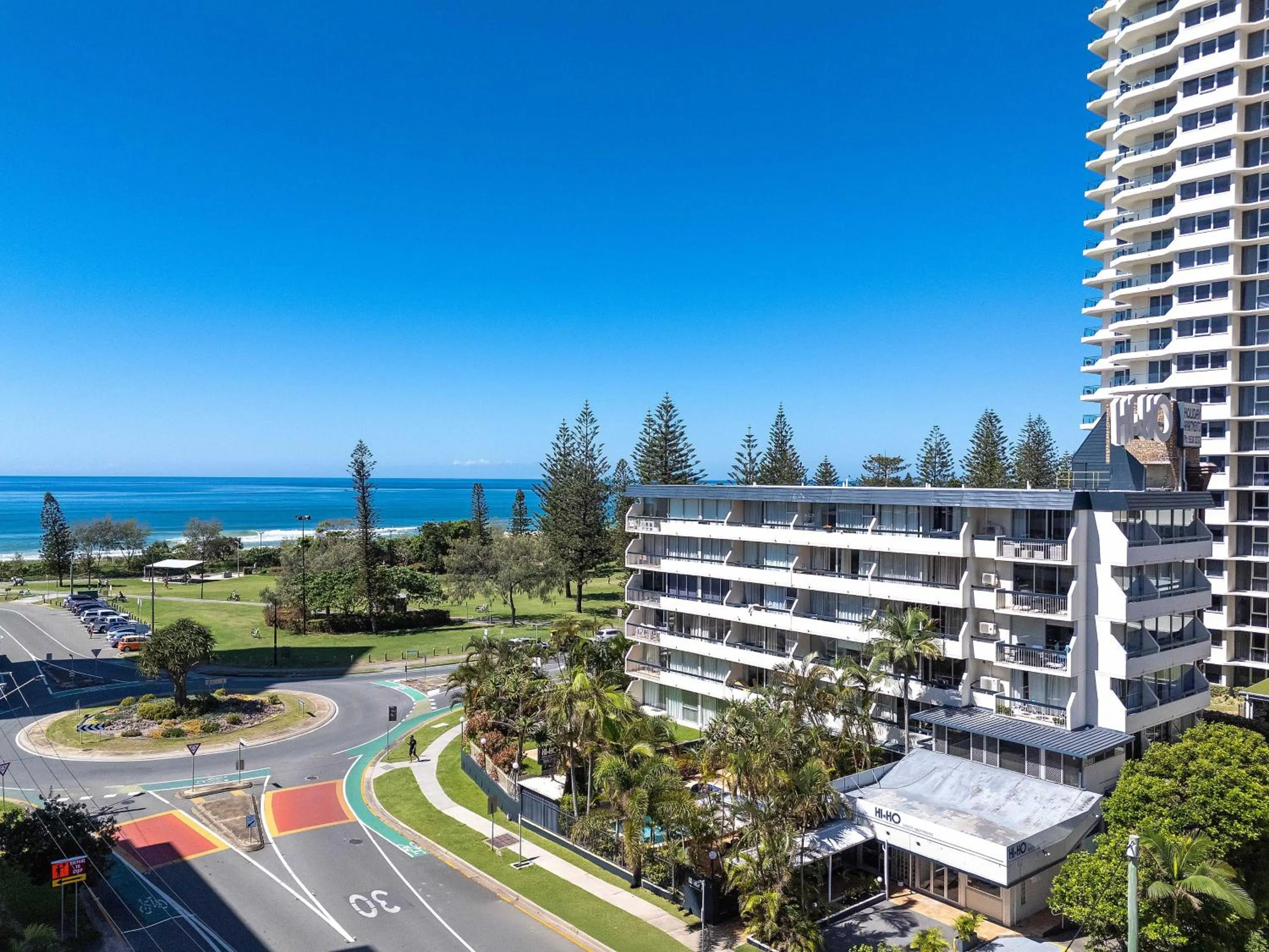 Property building in Hi Ho Beach Apartments on Broadbeach