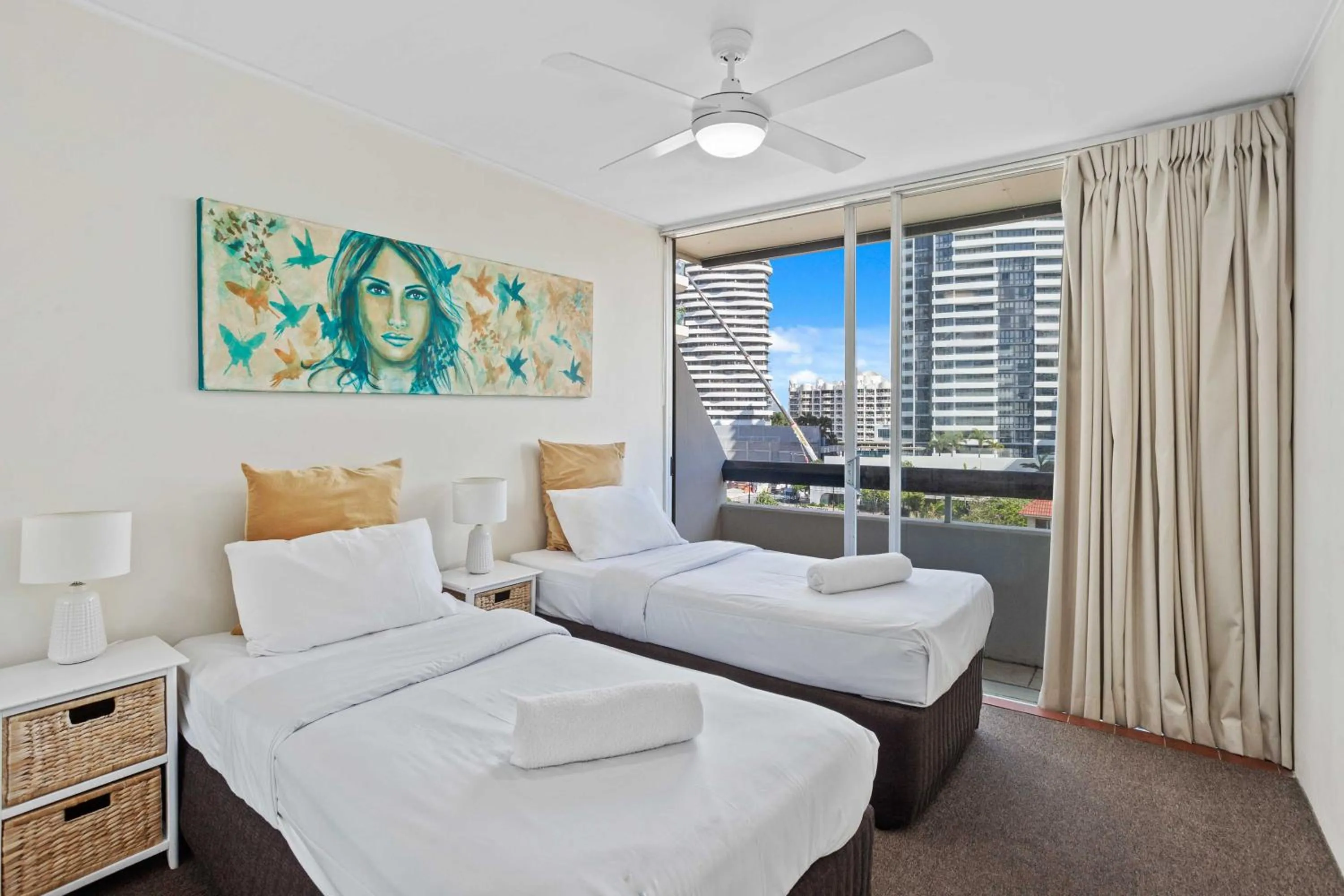 Bedroom, Bed in Hi Ho Beach Apartments on Broadbeach