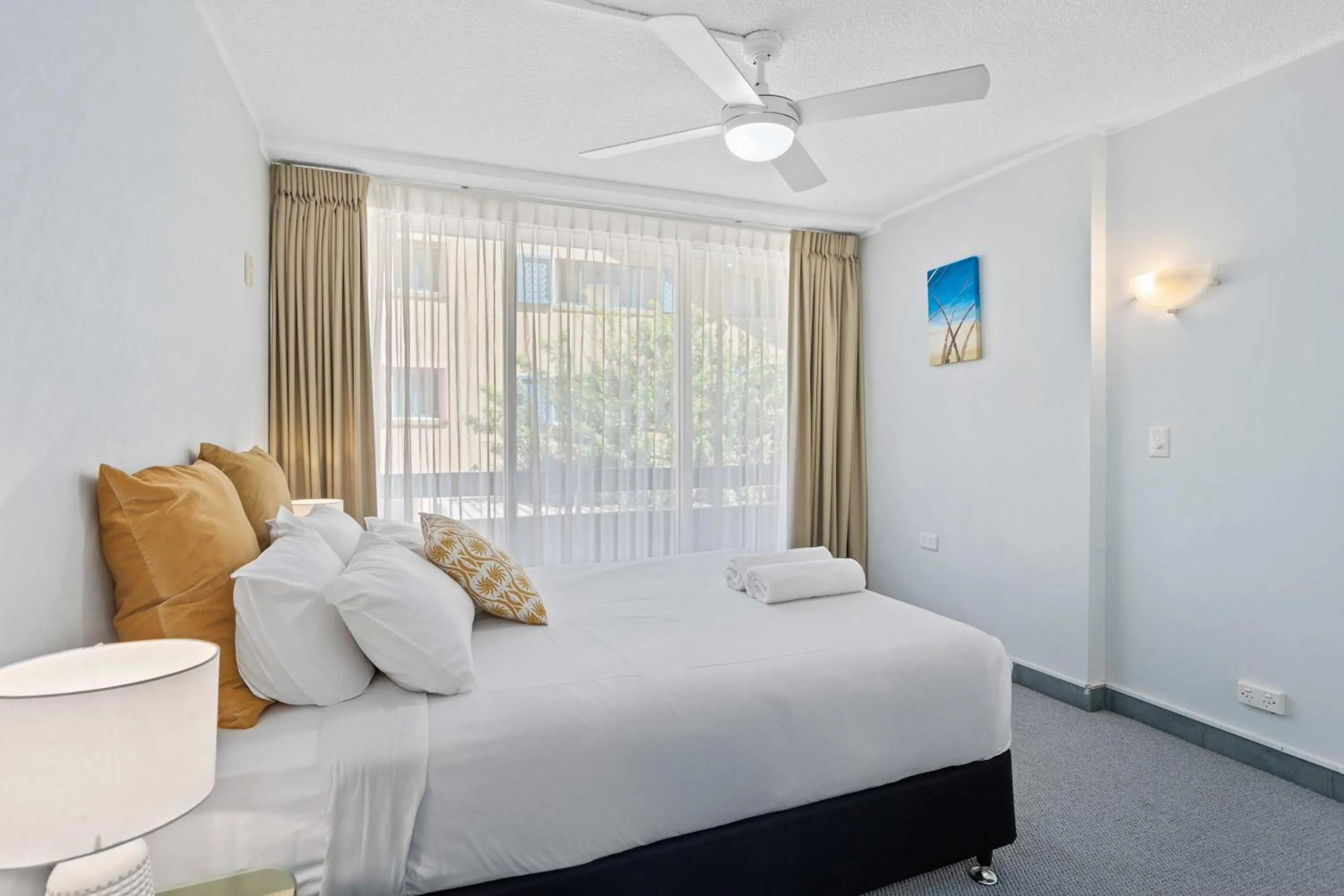 Bed in Hi Ho Beach Apartments on Broadbeach