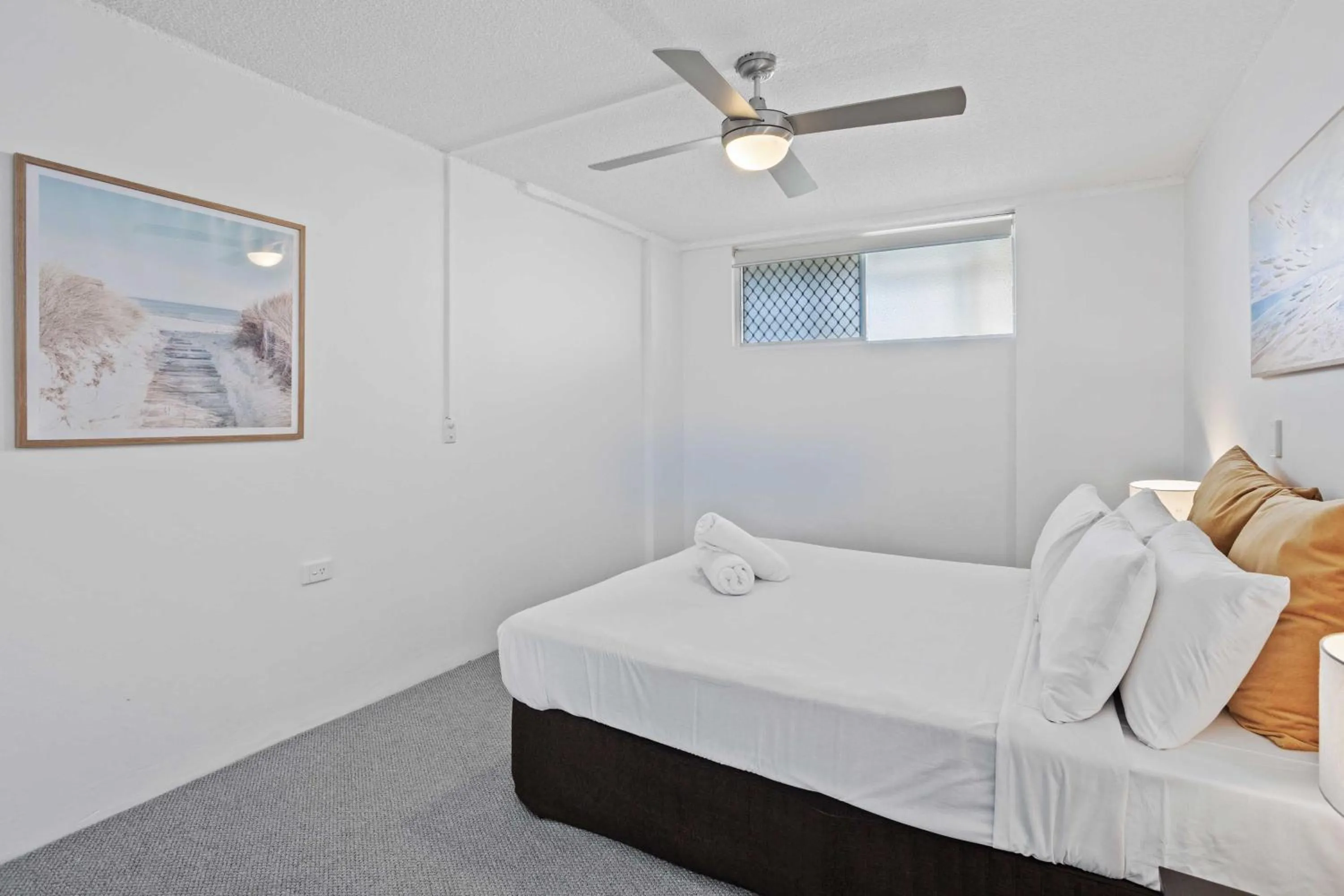 Bedroom, Bed in Hi Ho Beach Apartments on Broadbeach