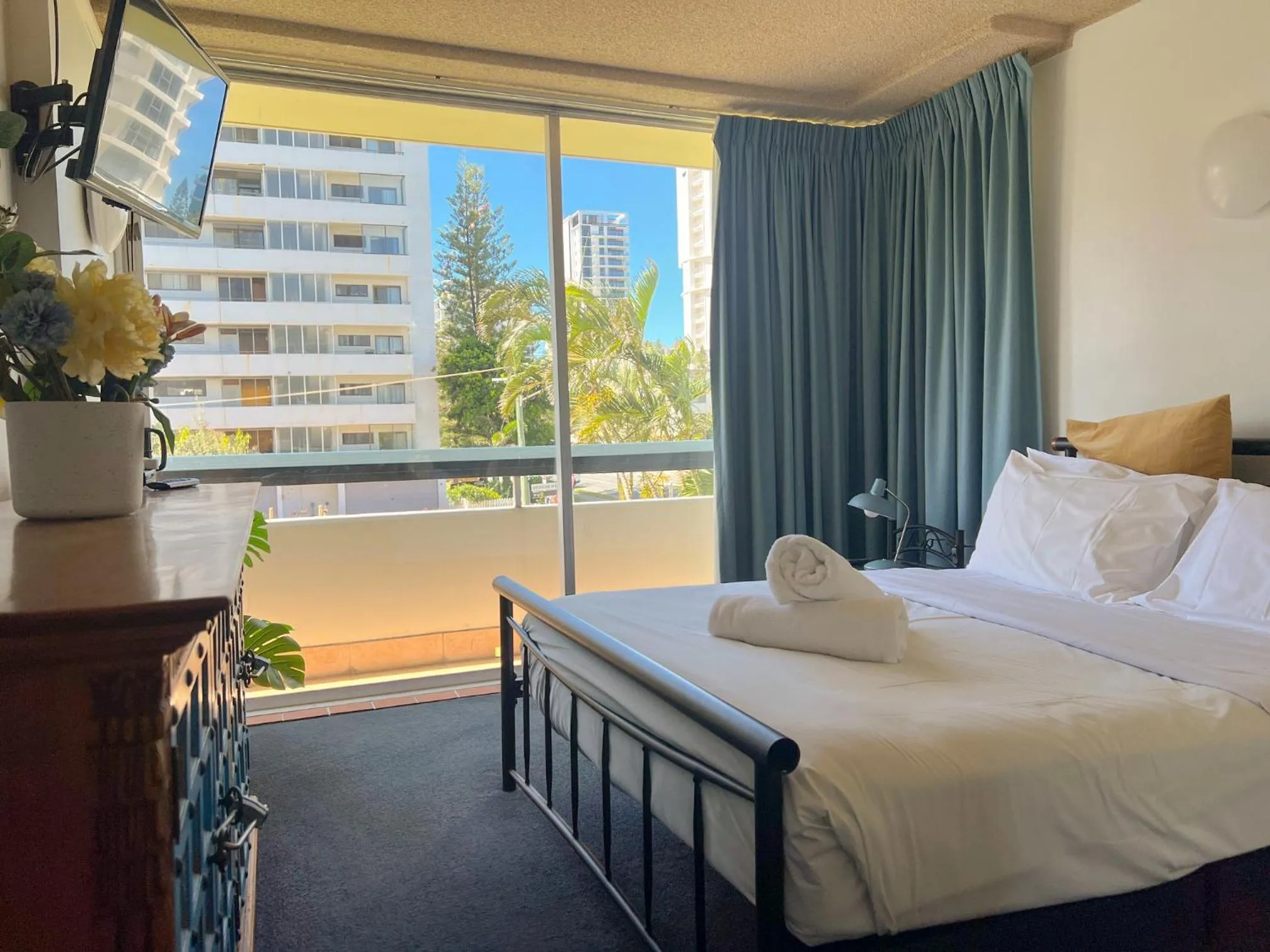 Bed in Hi Ho Beach Apartments on Broadbeach