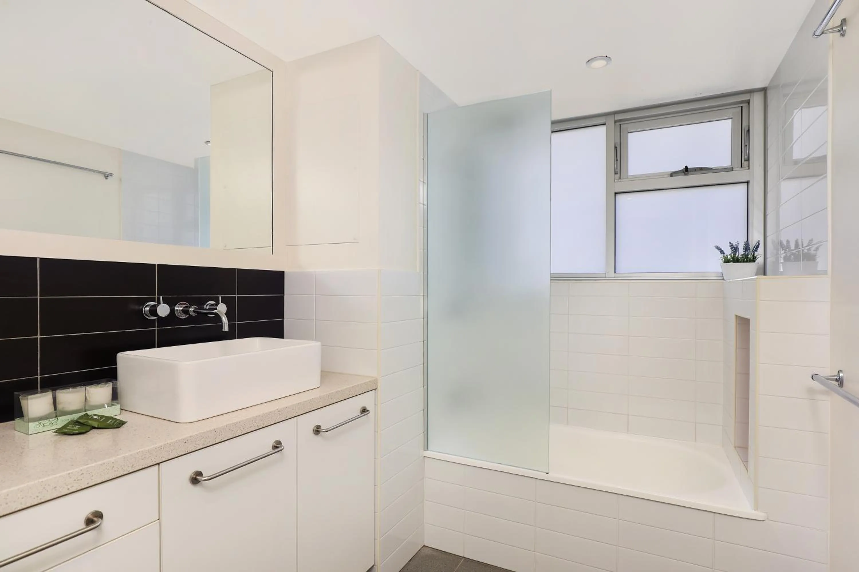 Bathroom in Elouera Tower