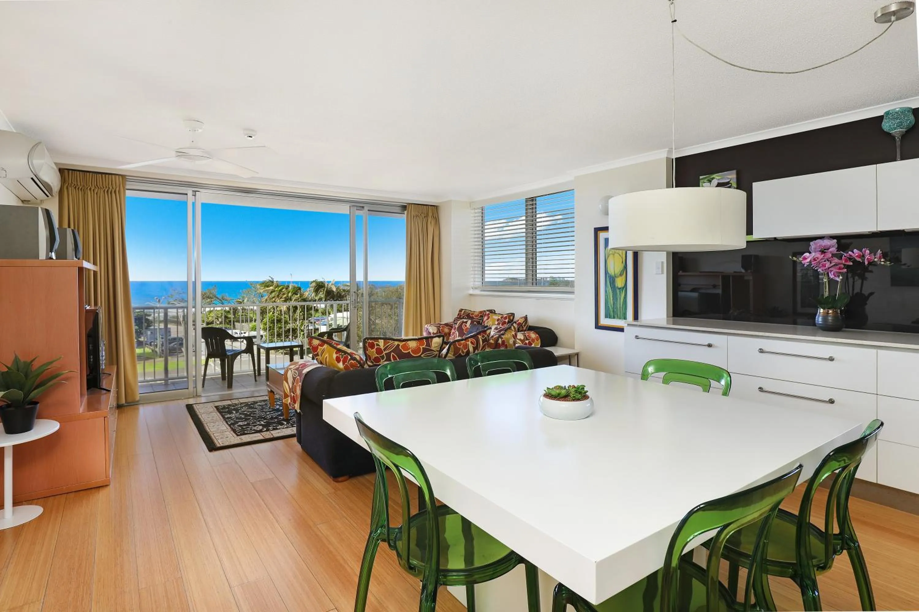 TV and multimedia in Elouera Tower