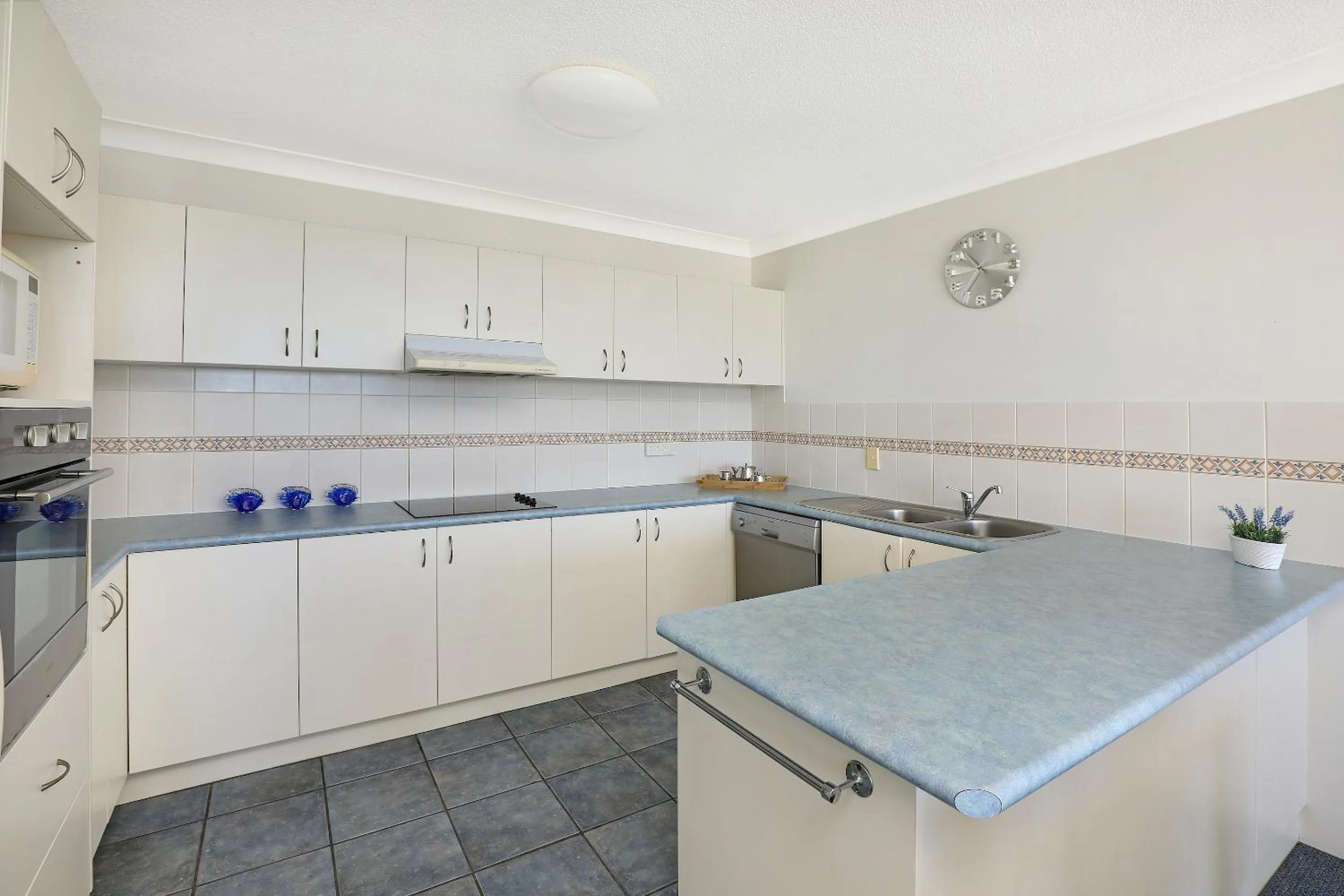 Coffee/tea facilities in Elouera Tower