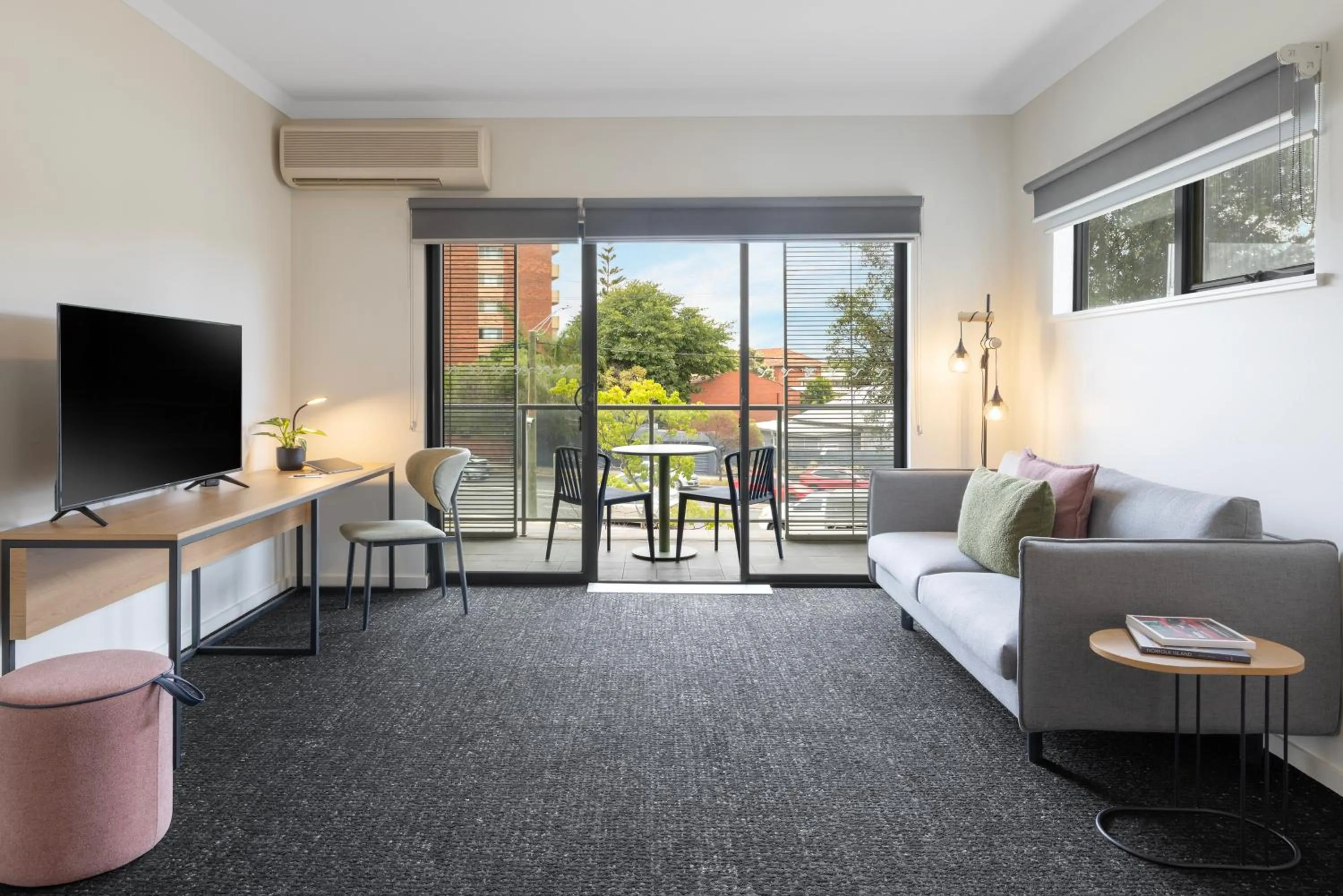 TV and multimedia in Quest on Rheola