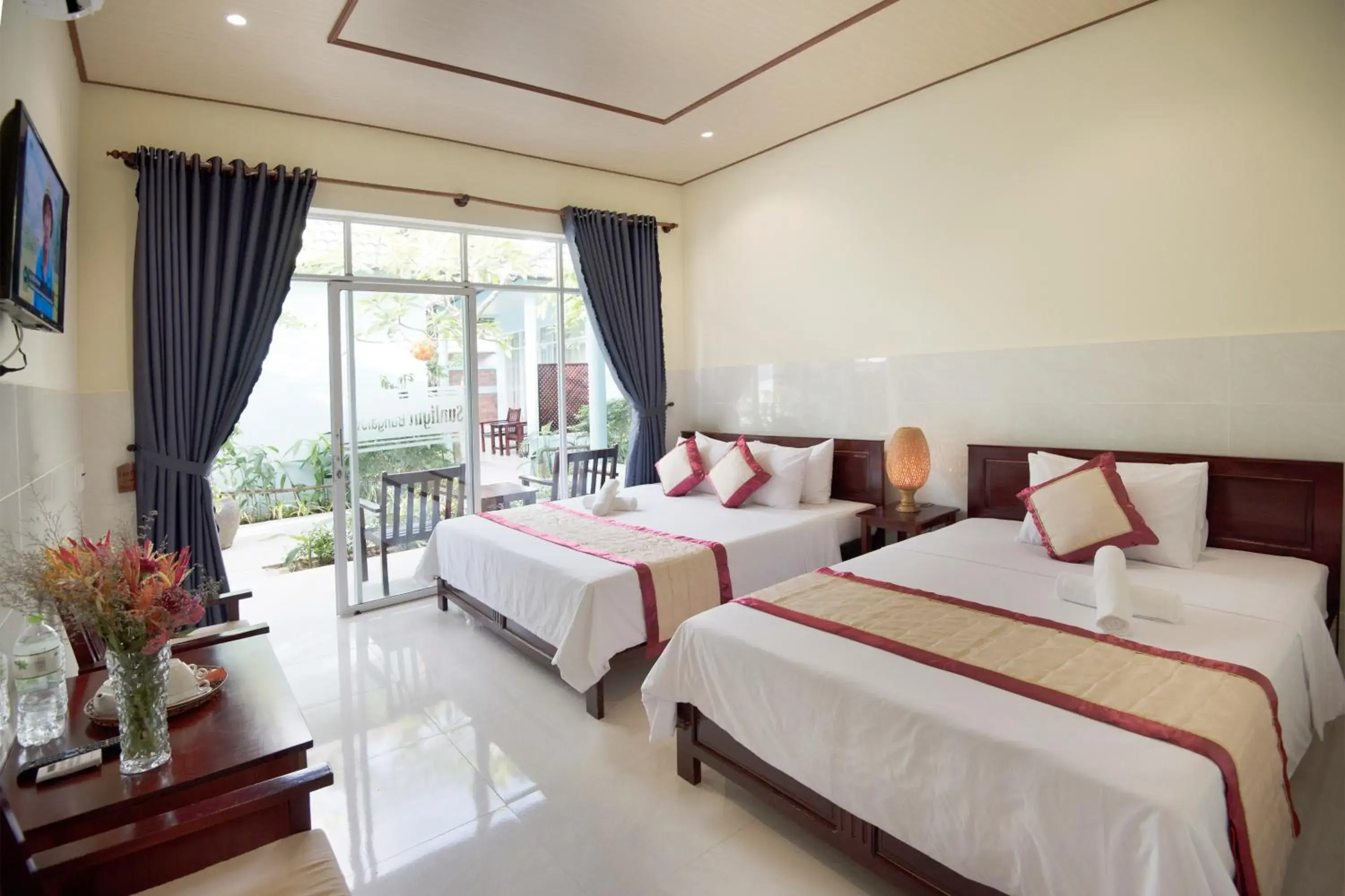 Bedroom, Bed in Sunlight Bungalow Bedroom, Bed in Sunlight Bungalow