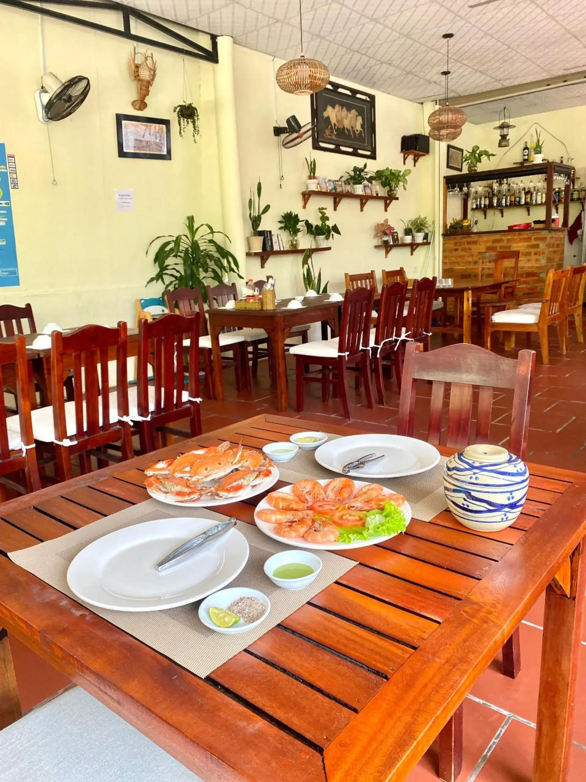 Restaurant/places to eat in Sunlight Bungalow Restaurant/places to eat in Sunlight Bungalow