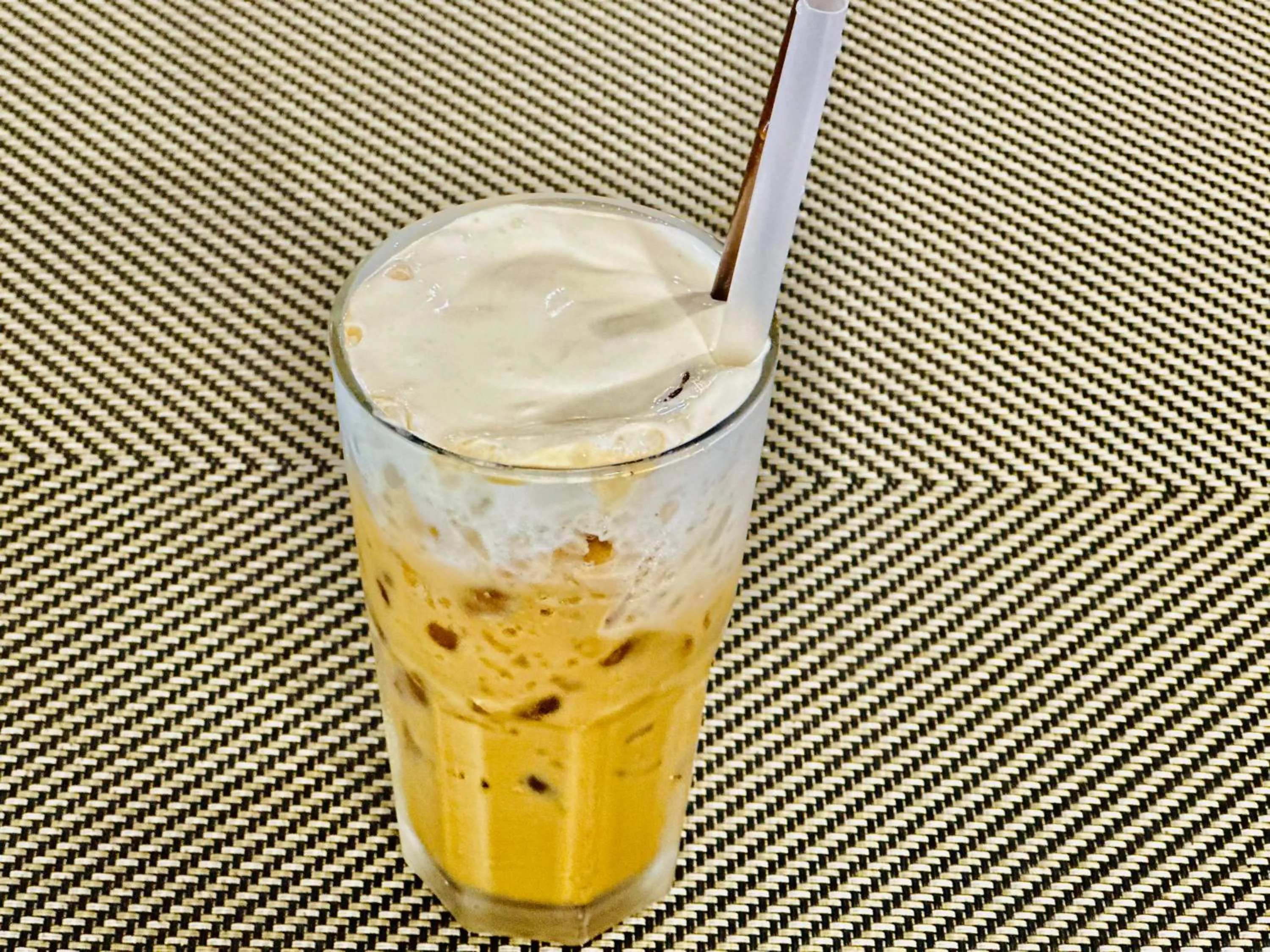 Drinks in Sunlight Bungalow