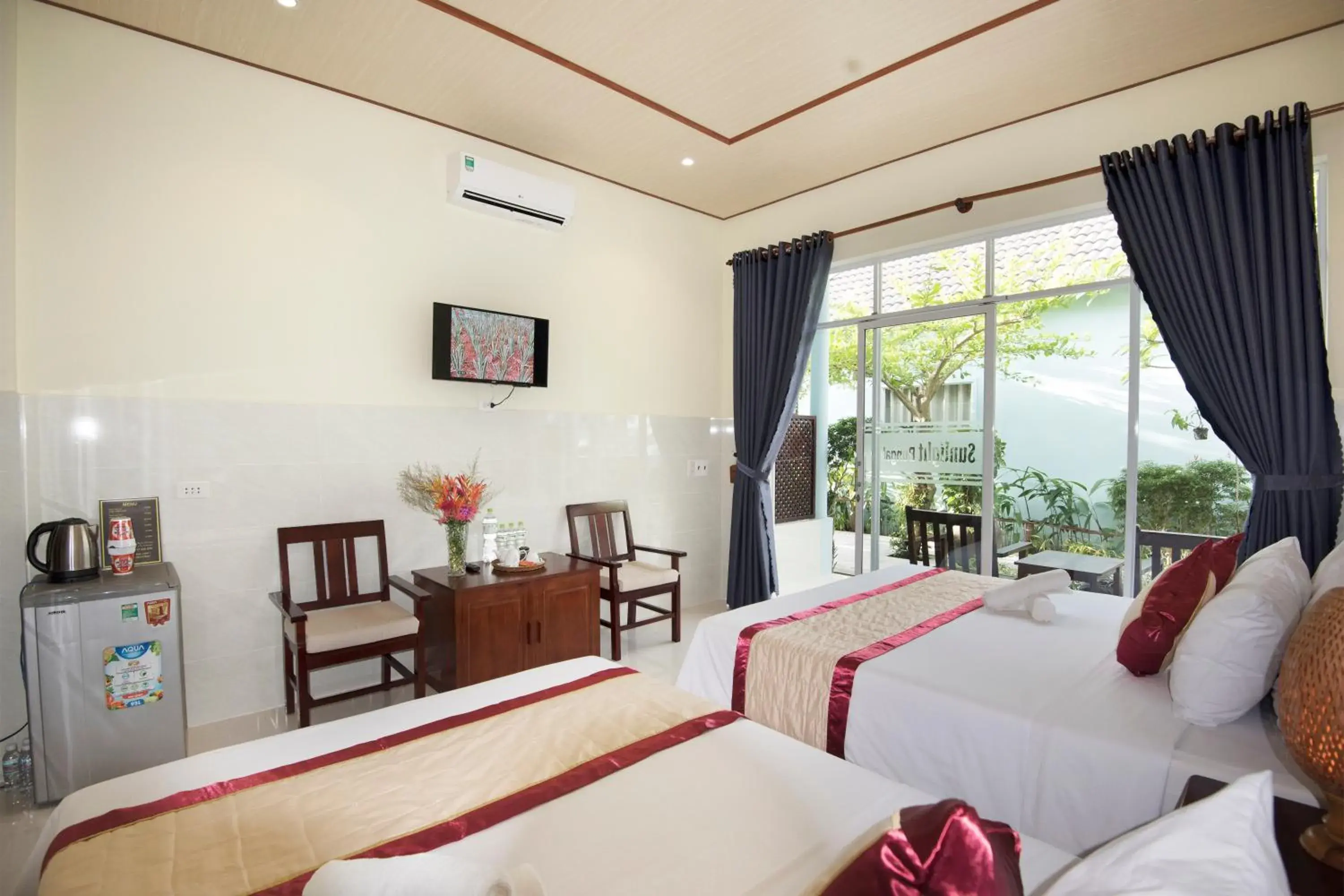 Bed in Sunlight Bungalow Bed in Sunlight Bungalow