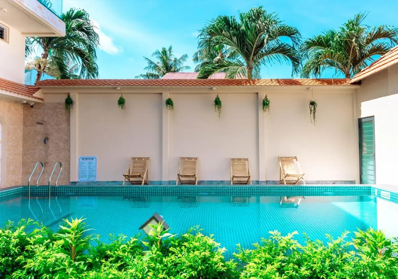 Pool view in Sunlight Bungalow Pool view in Sunlight Bungalow