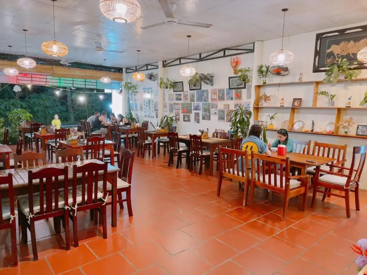 Restaurant/places to eat in Sunlight Bungalow Restaurant/places to eat in Sunlight Bungalow