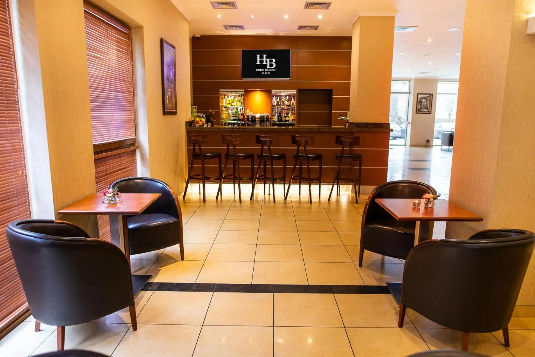 Restaurant/places to eat in Premium Hotel Bacero Wrocław