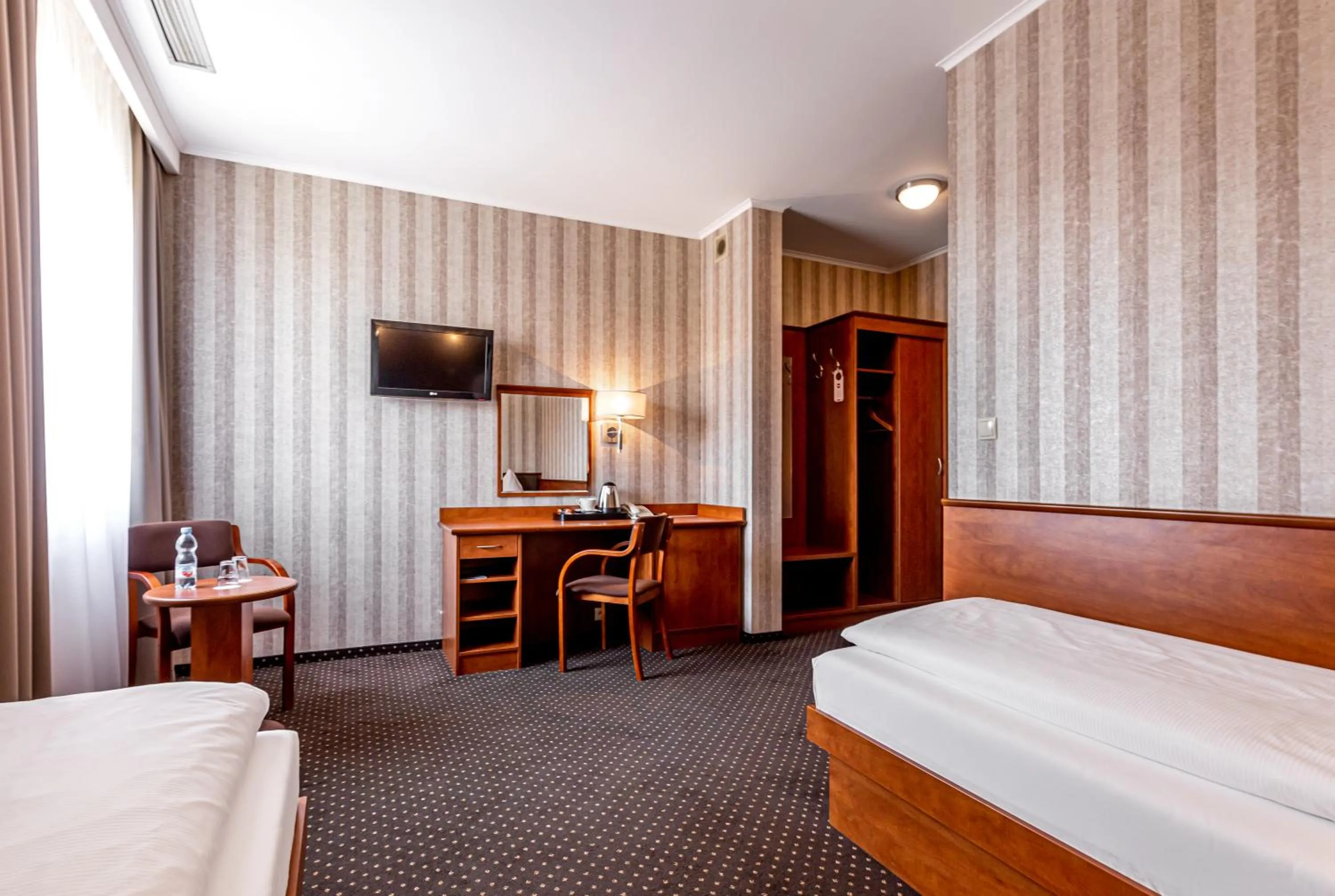 Bed in Premium Hotel Bacero Wrocław