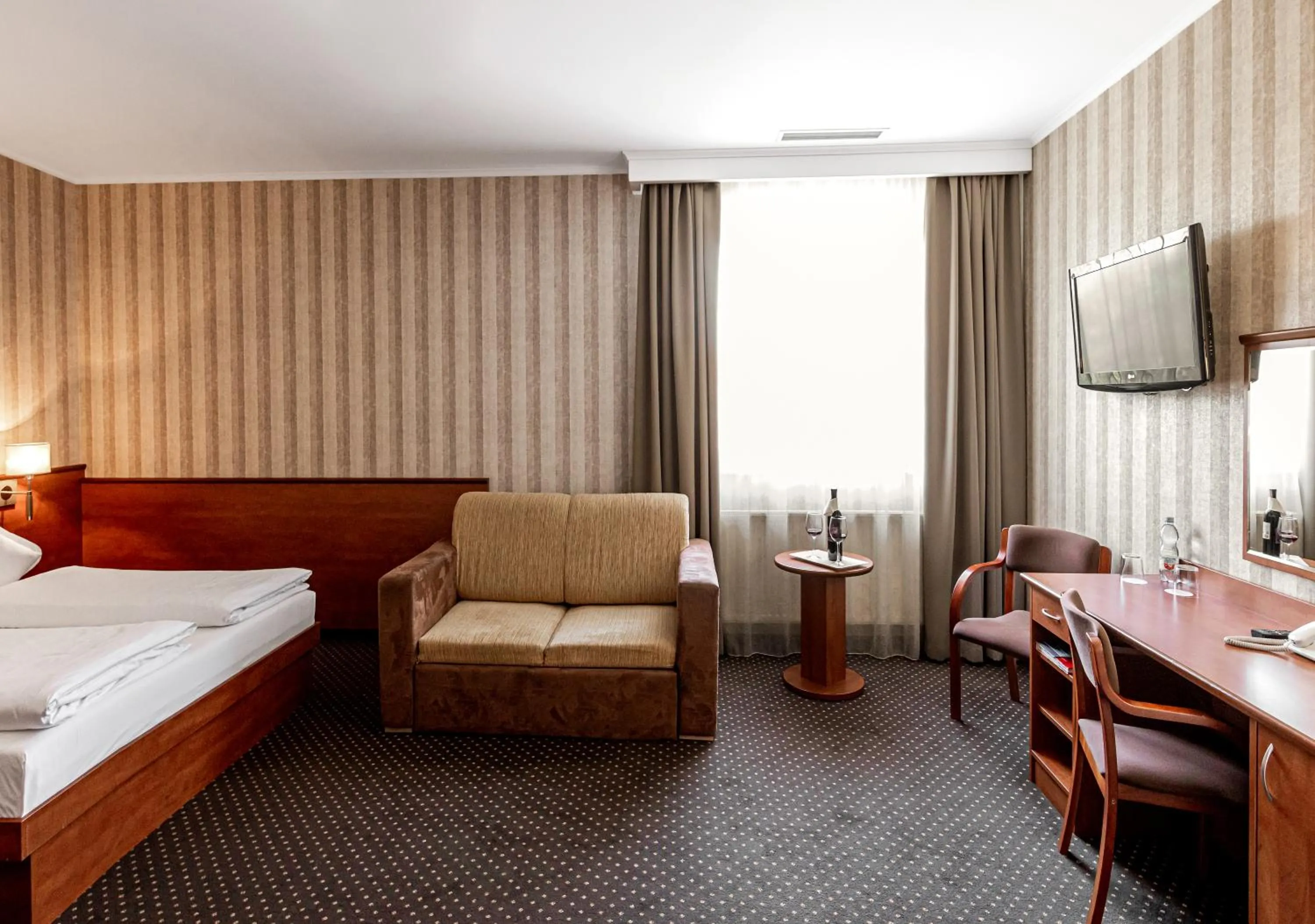 Bed in Premium Hotel Bacero Wrocław