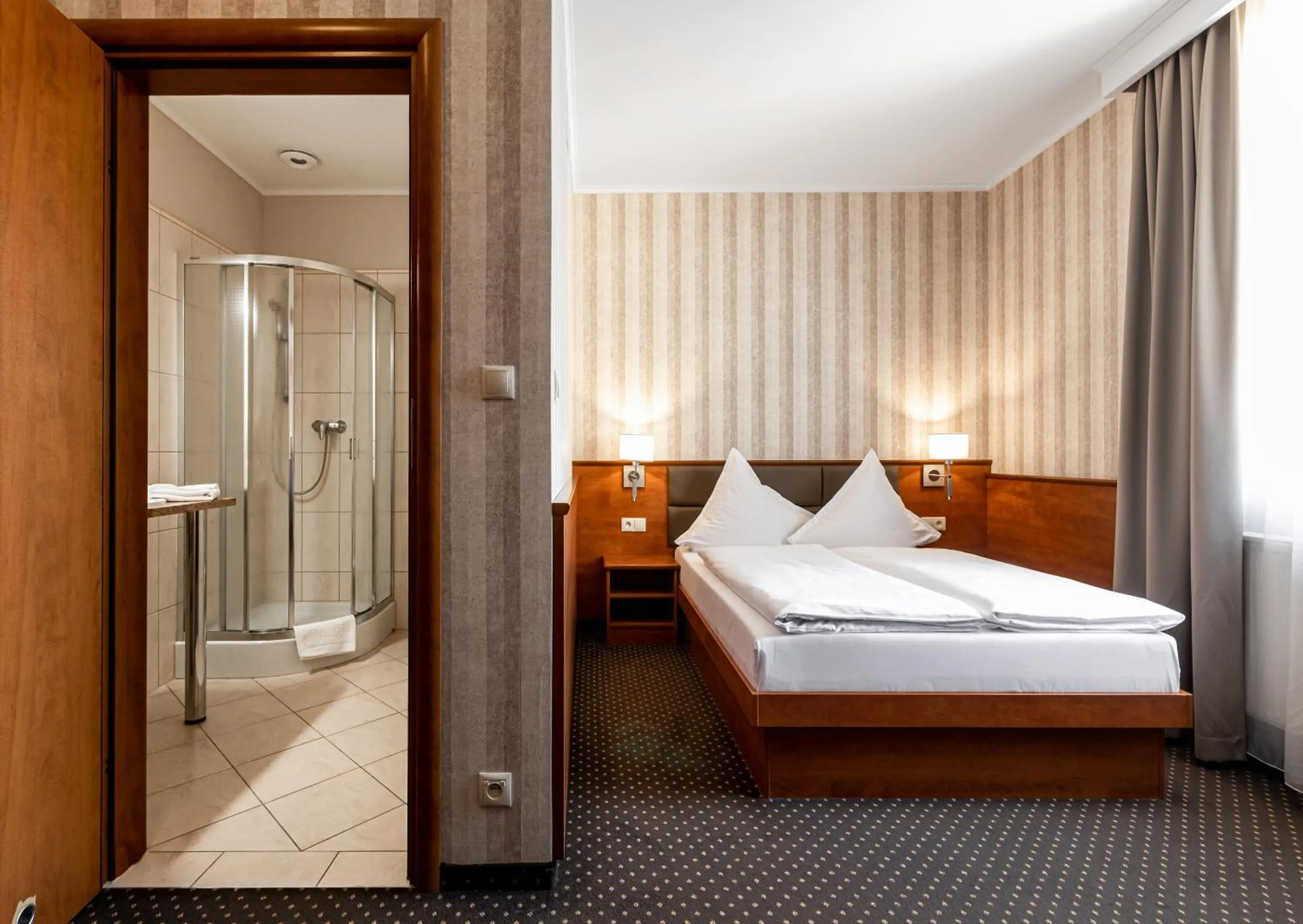 Bed in Premium Hotel Bacero Wrocław