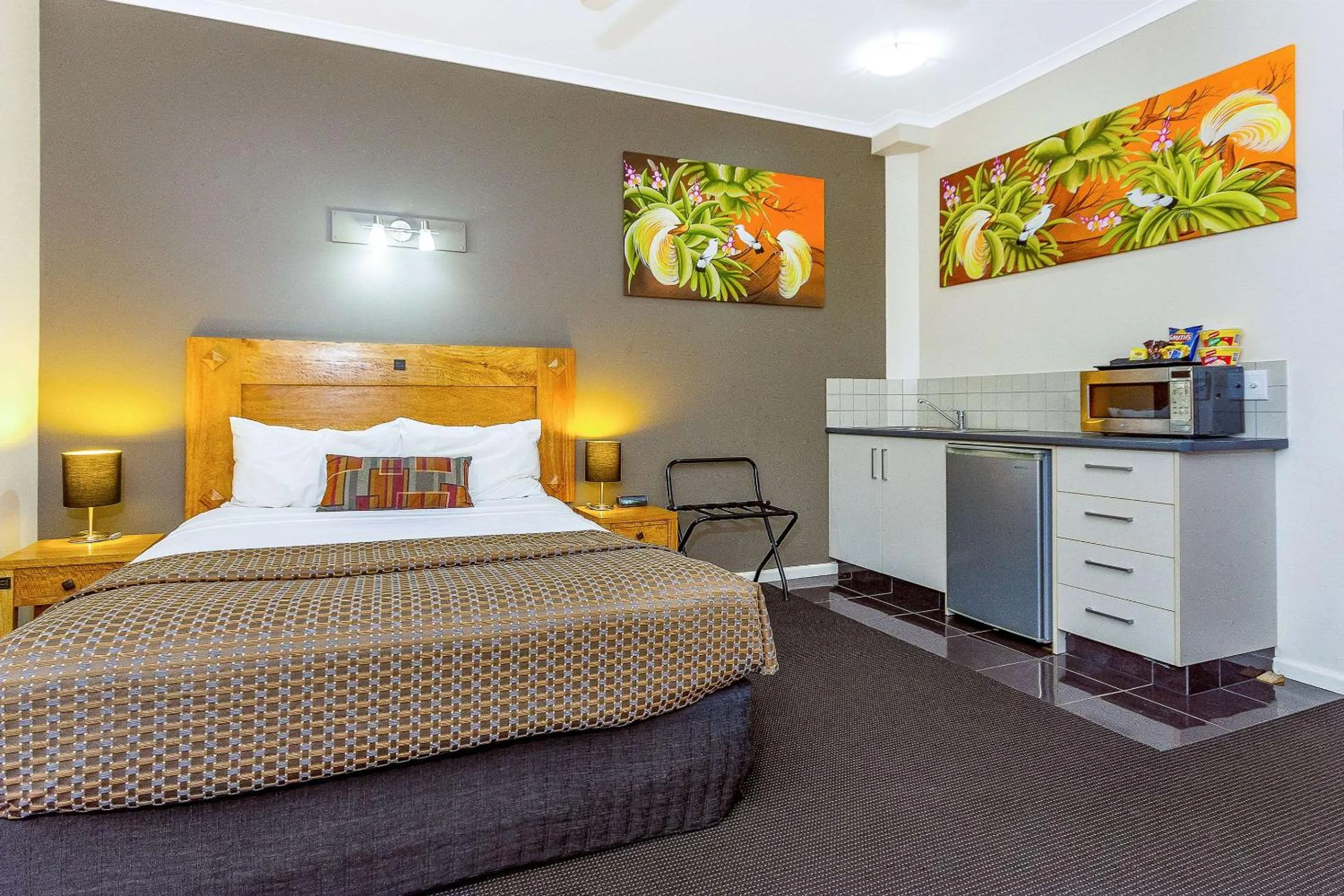 Photo of the whole room, Bed in Quality Hotel Darwin Airport