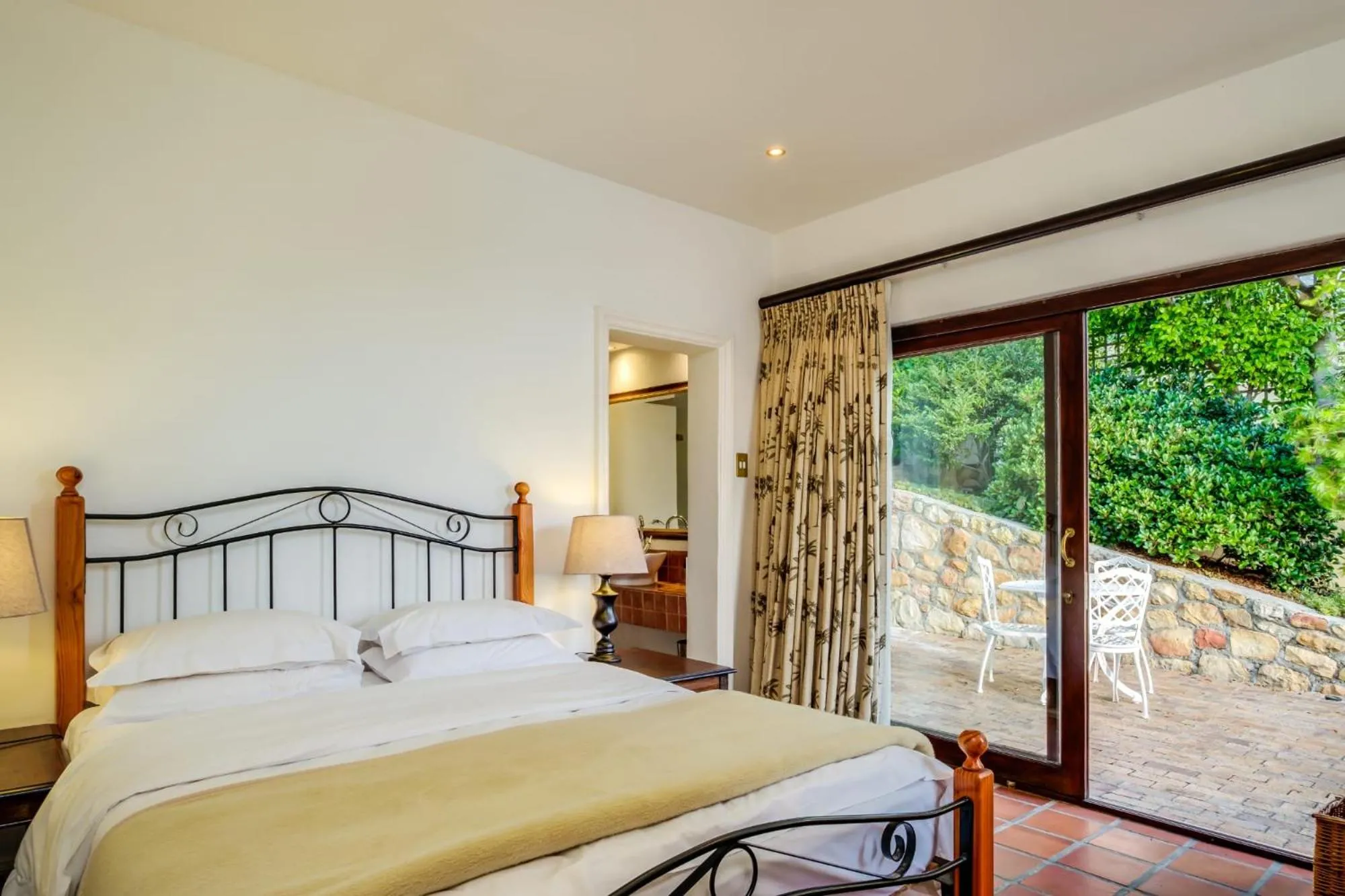 Bed in Camps Bay Terrace Lodge
