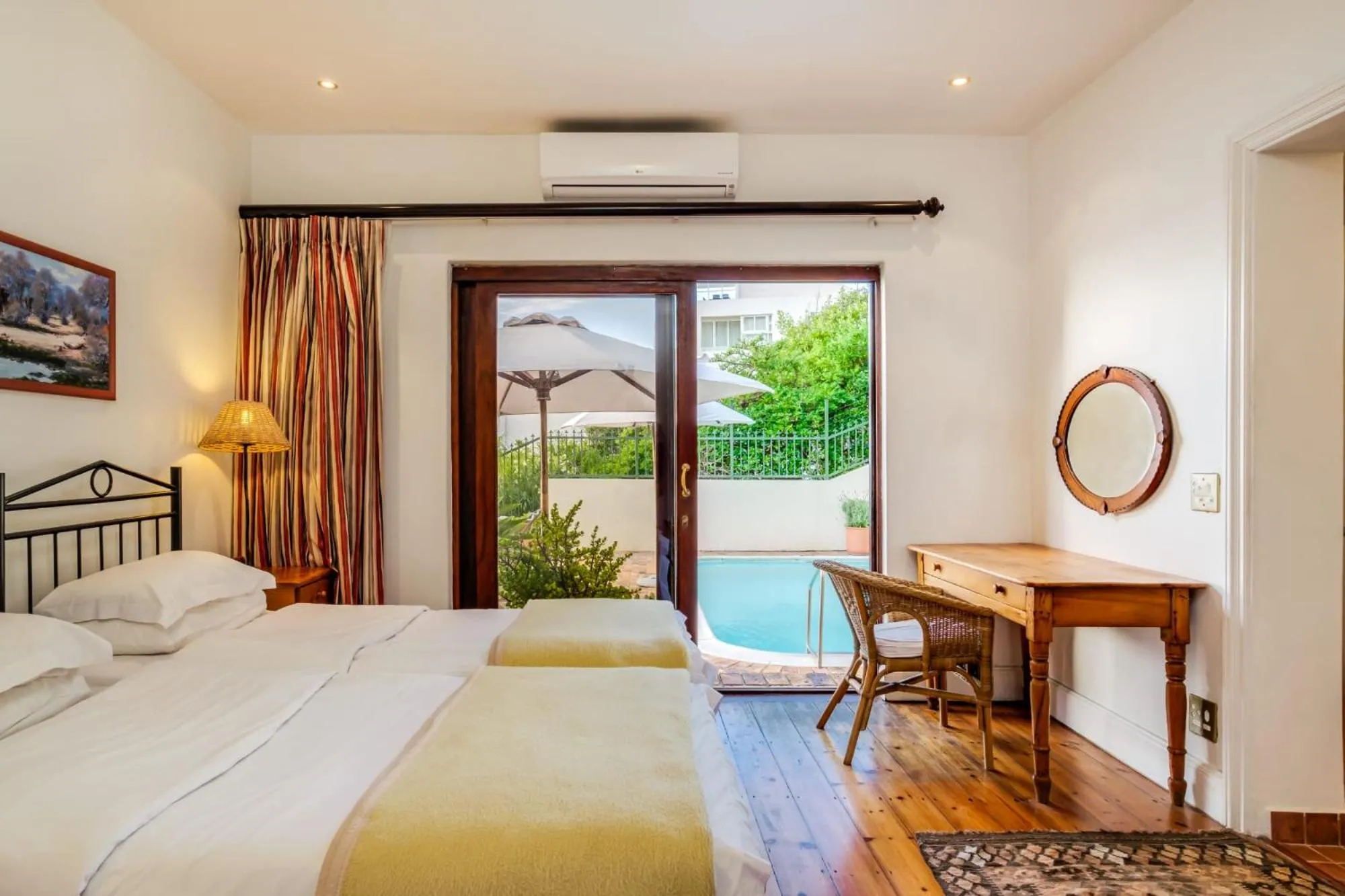 Bed in Camps Bay Terrace Lodge