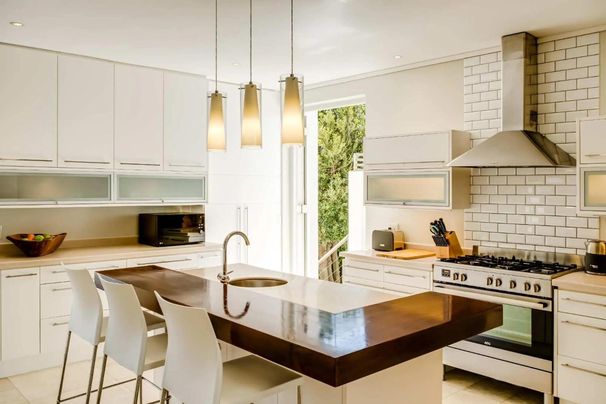 Kitchen or kitchenette in Villa Olivier