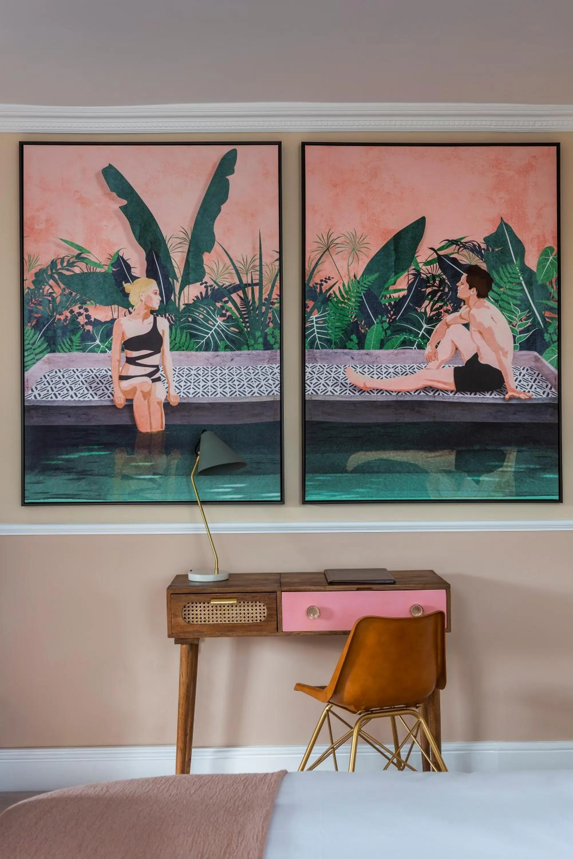 Decorative detail in The George Hotel