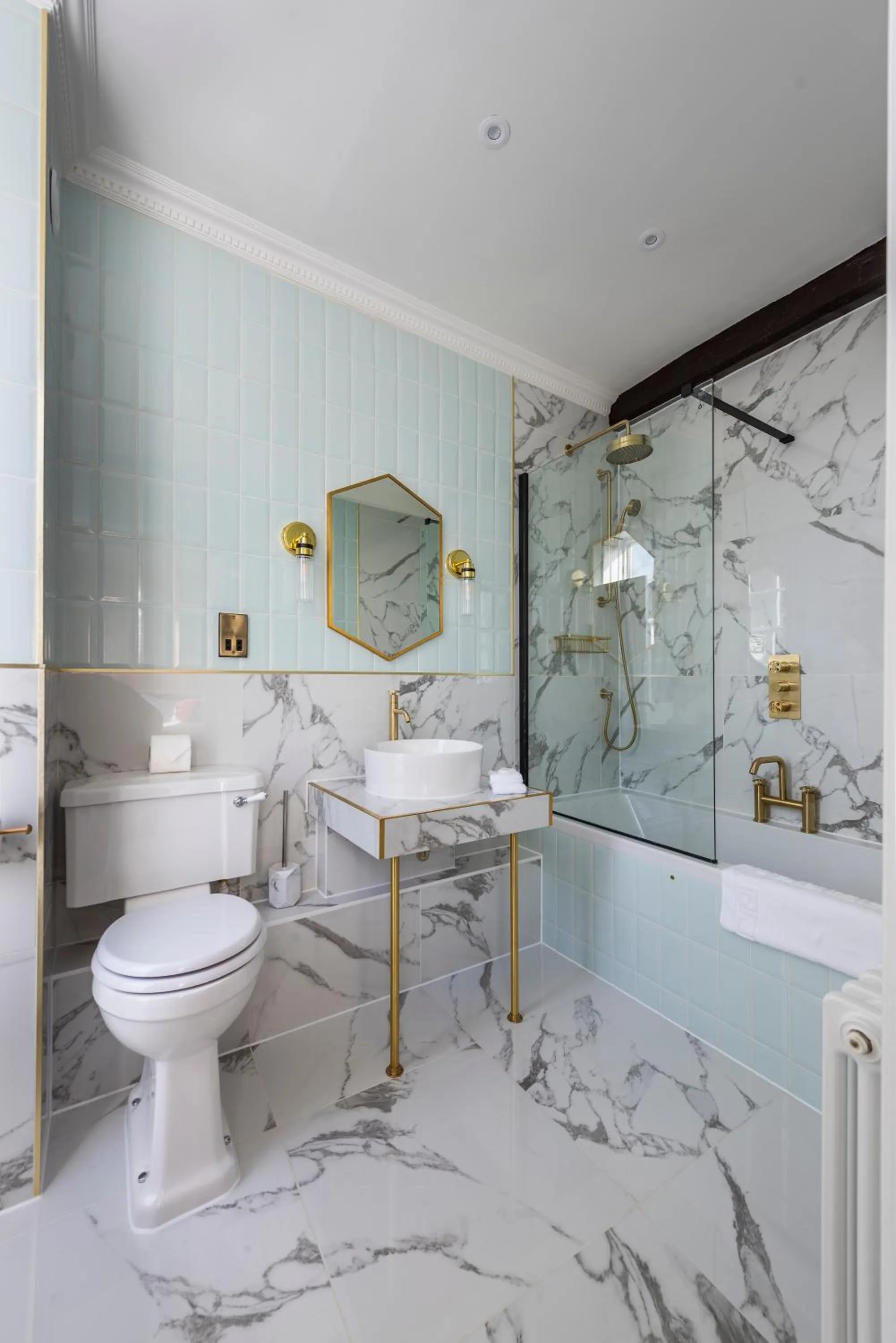 Bathroom in The George Hotel